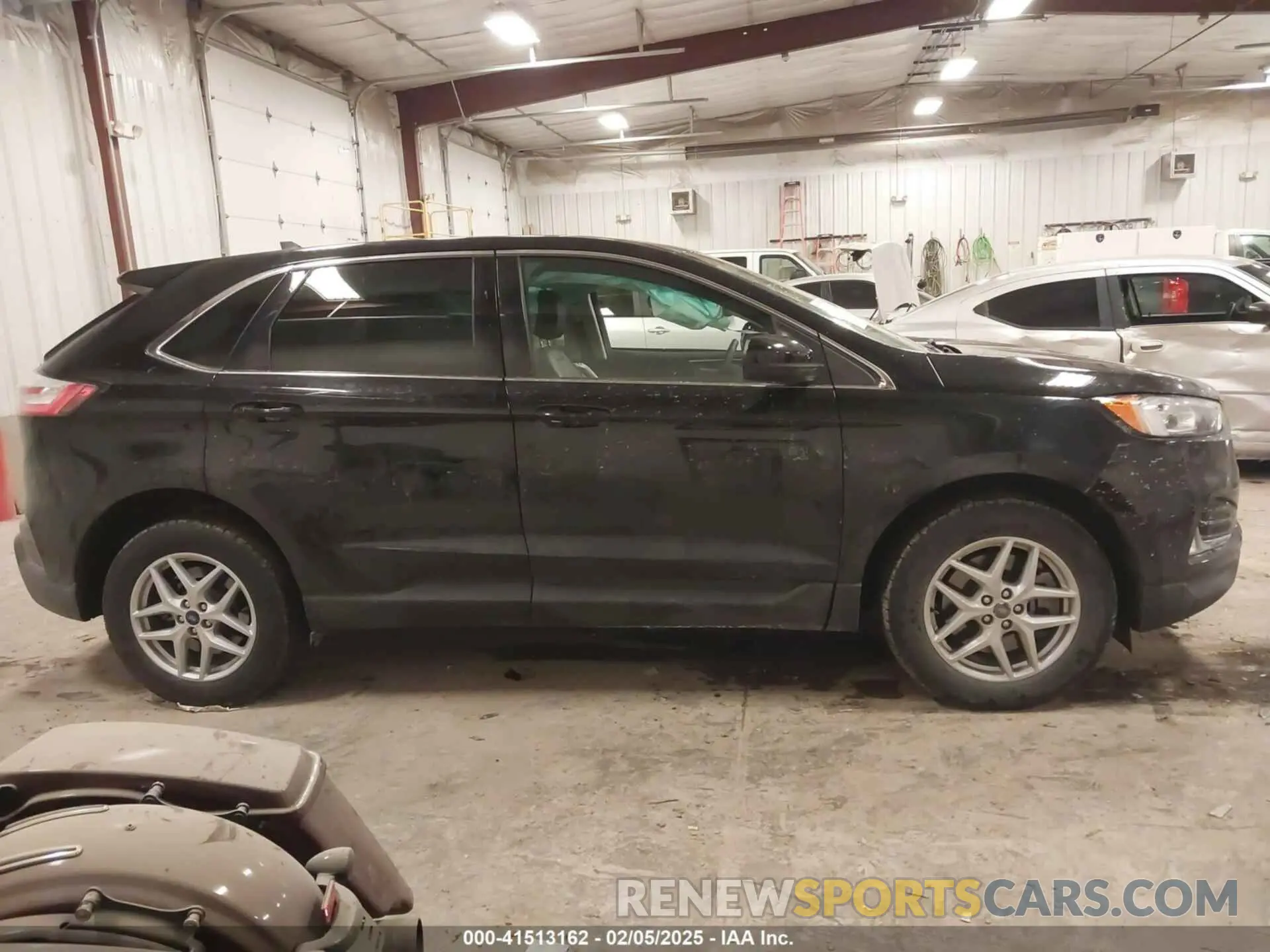 13 Photograph of a damaged car 2FMPK4J99NBA08564 FORD EDGE 2022