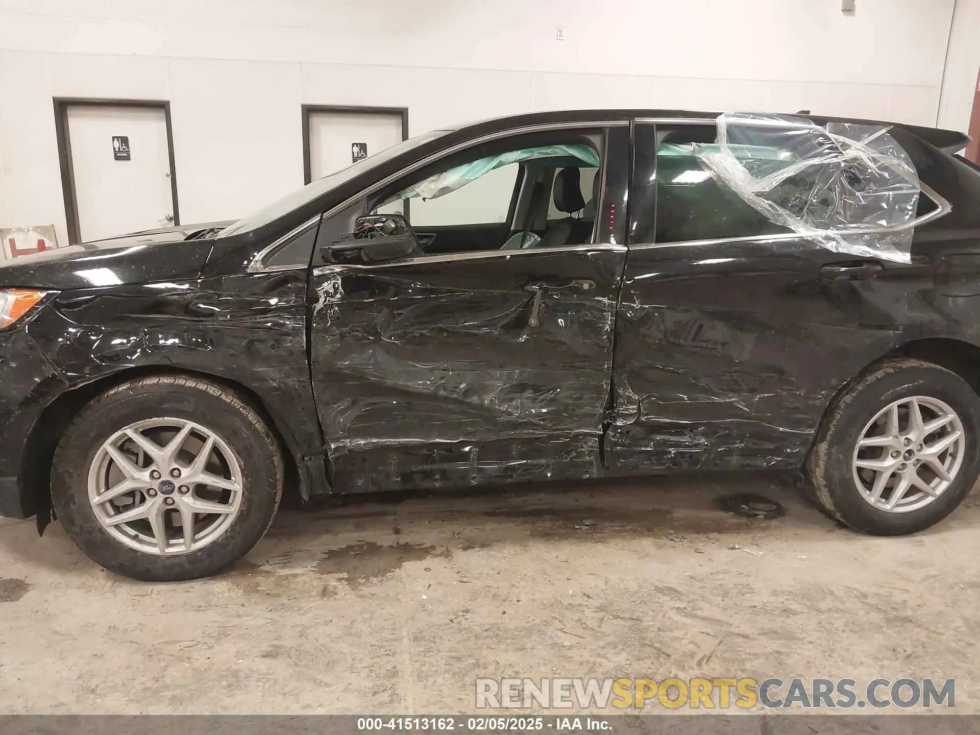 6 Photograph of a damaged car 2FMPK4J99NBA08564 FORD EDGE 2022