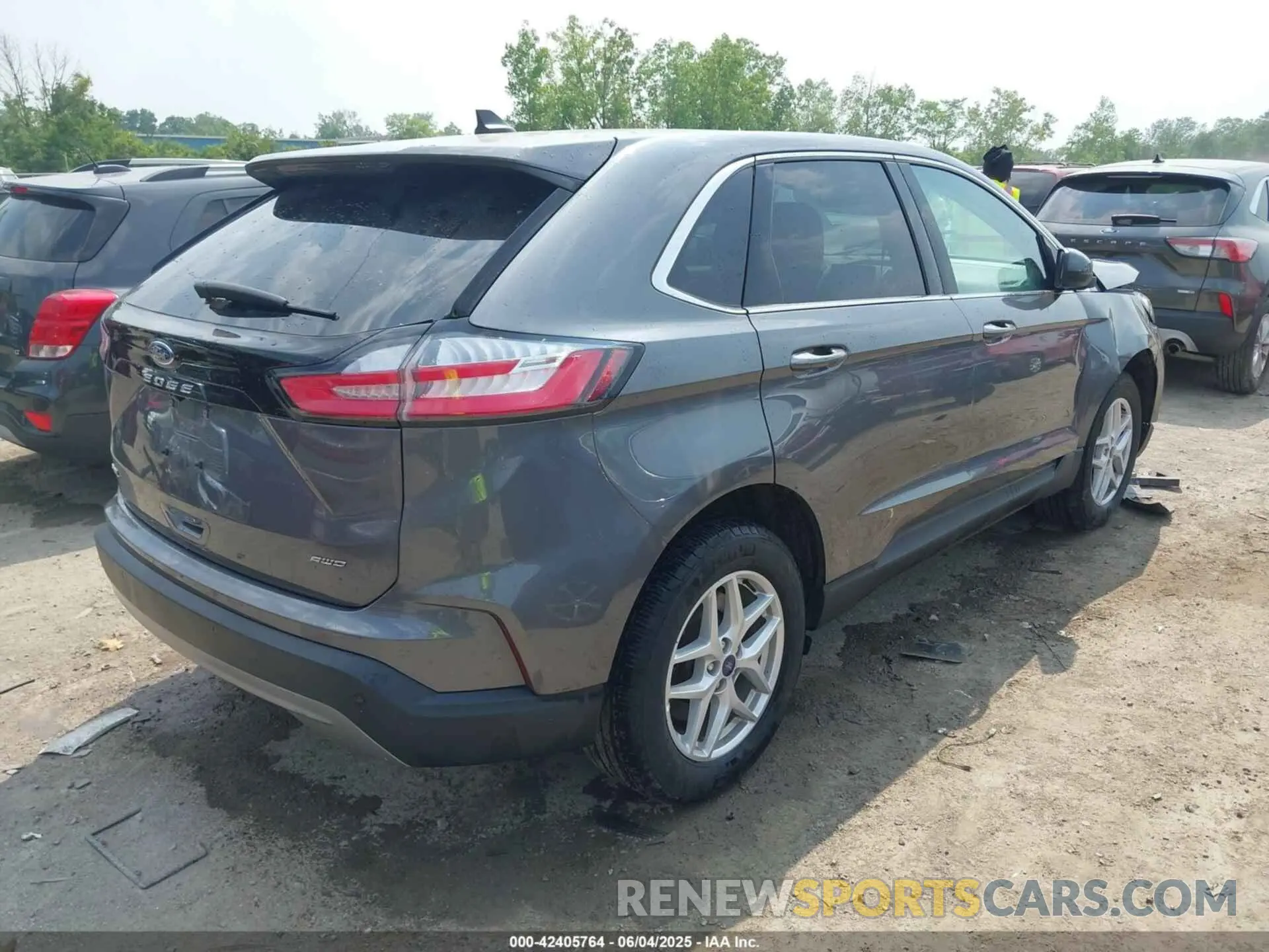 4 Photograph of a damaged car 2FMPK4J99NBB00208 FORD EDGE 2022
