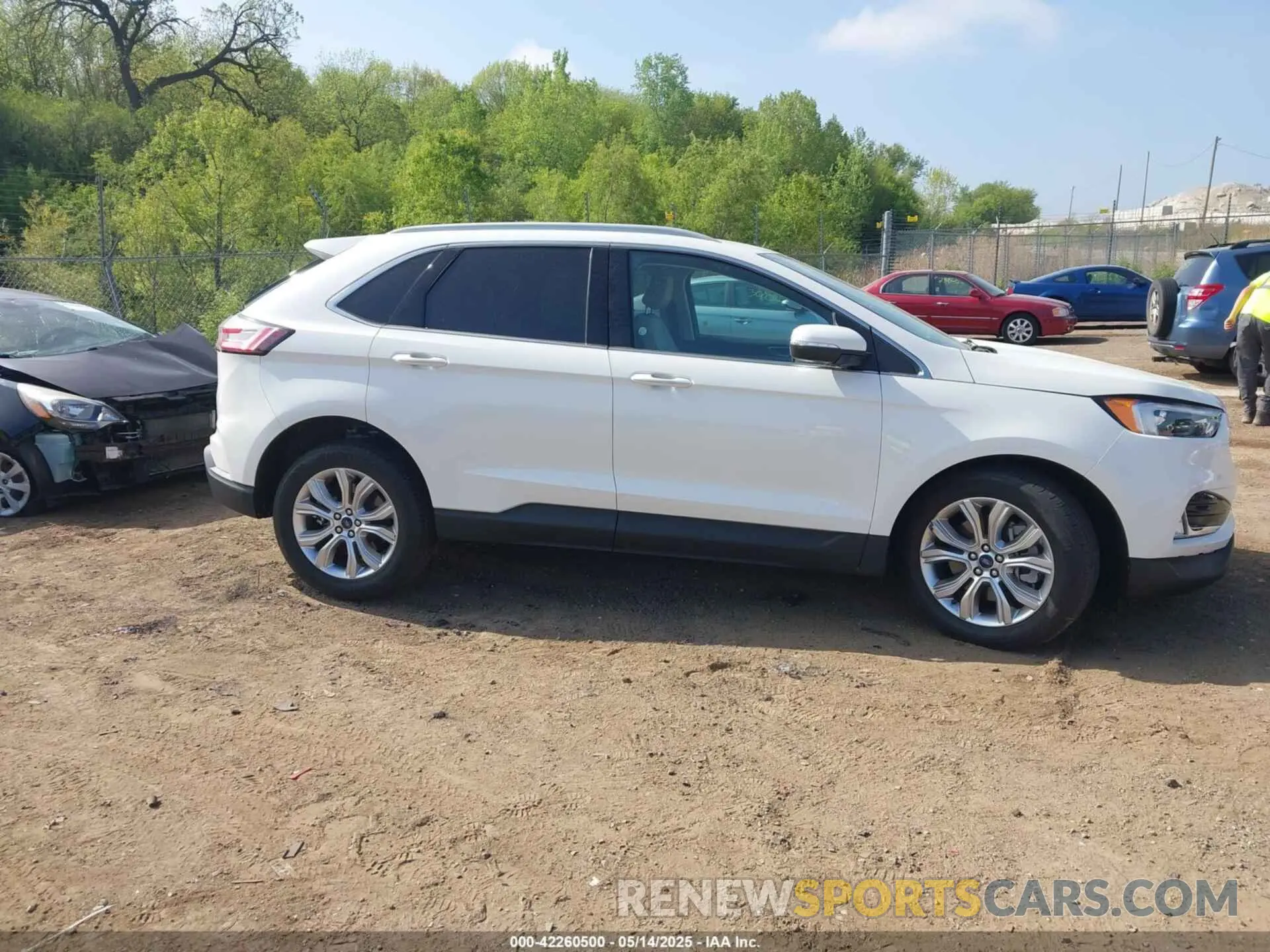 13 Photograph of a damaged car 2FMPK4K91NBA67249 FORD EDGE 2022