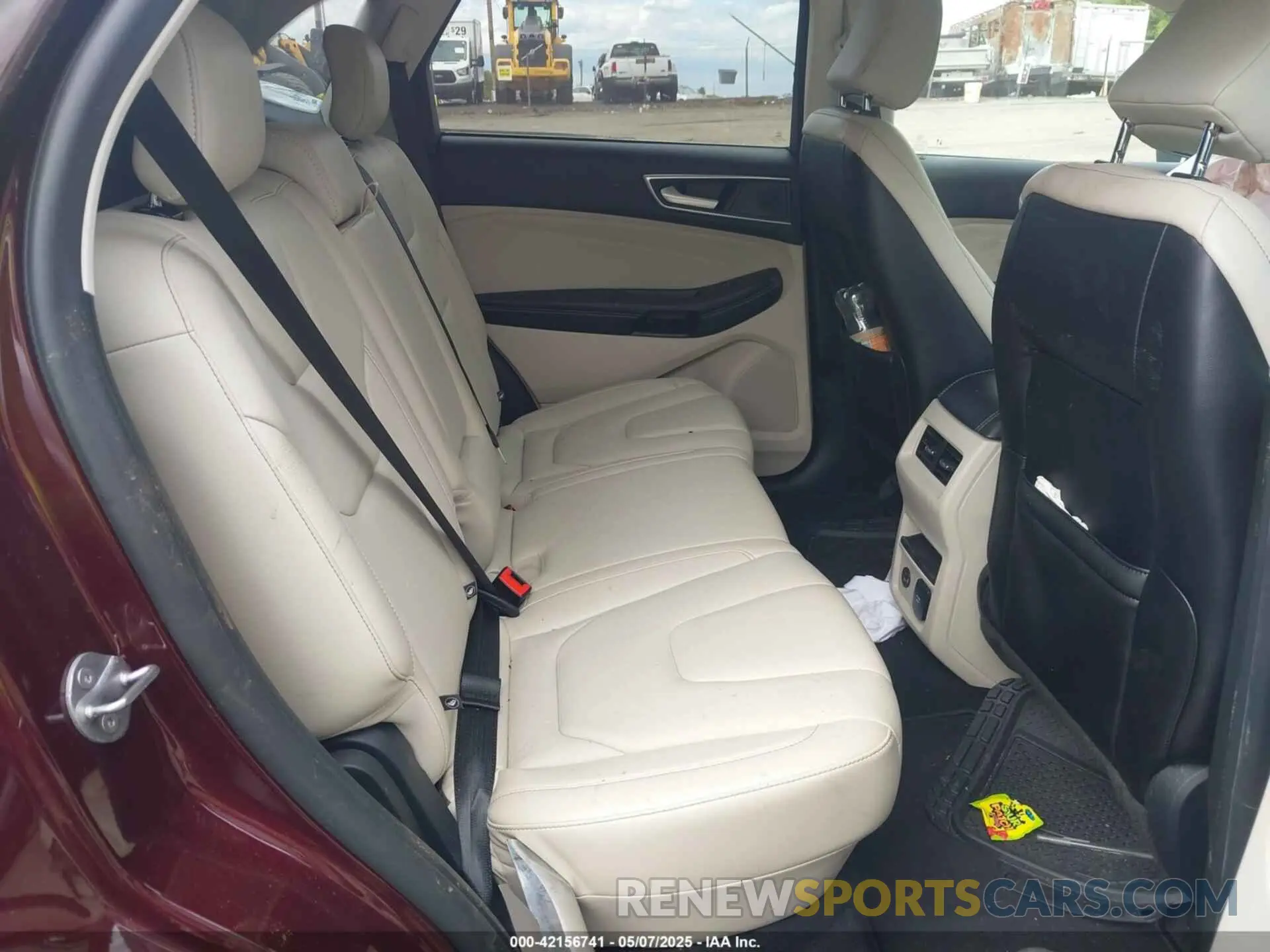 8 Photograph of a damaged car 2FMPK4K92NBA05147 FORD EDGE 2022