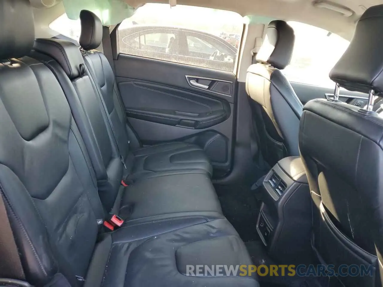 11 Photograph of a damaged car 2FMPK4K92NBA16357 FORD EDGE 2022