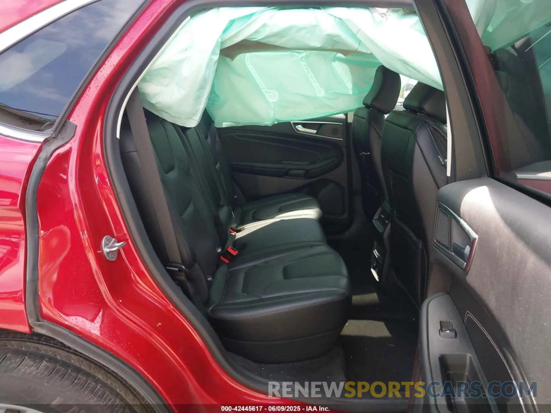 8 Photograph of a damaged car 2FMPK4K94NBA43561 FORD EDGE 2022