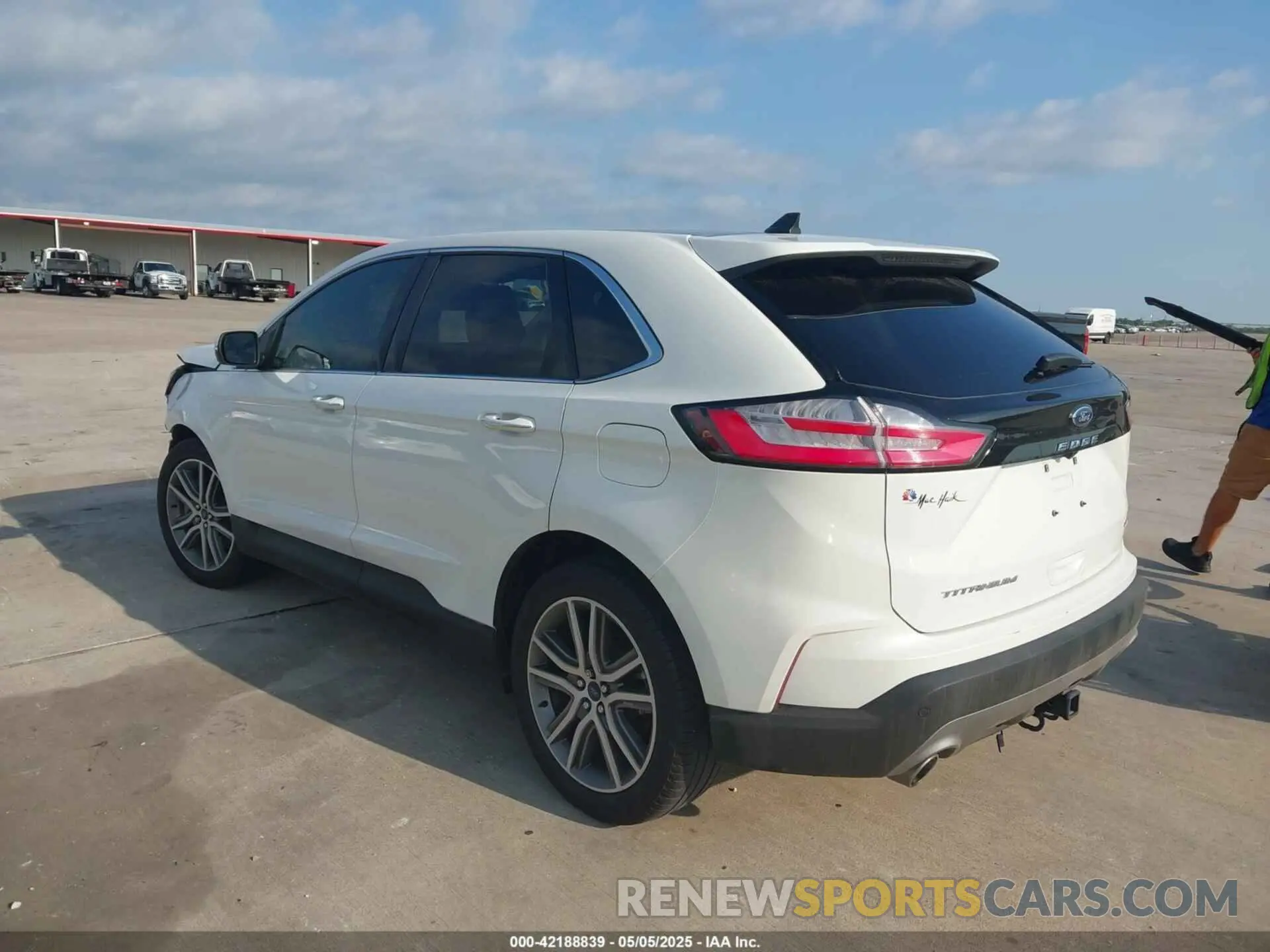 3 Photograph of a damaged car 2FMPK4K94NBA70551 FORD EDGE 2022