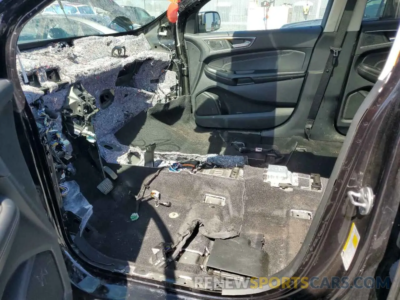 7 Photograph of a damaged car 2FMPK4K94NBA75538 FORD EDGE 2022