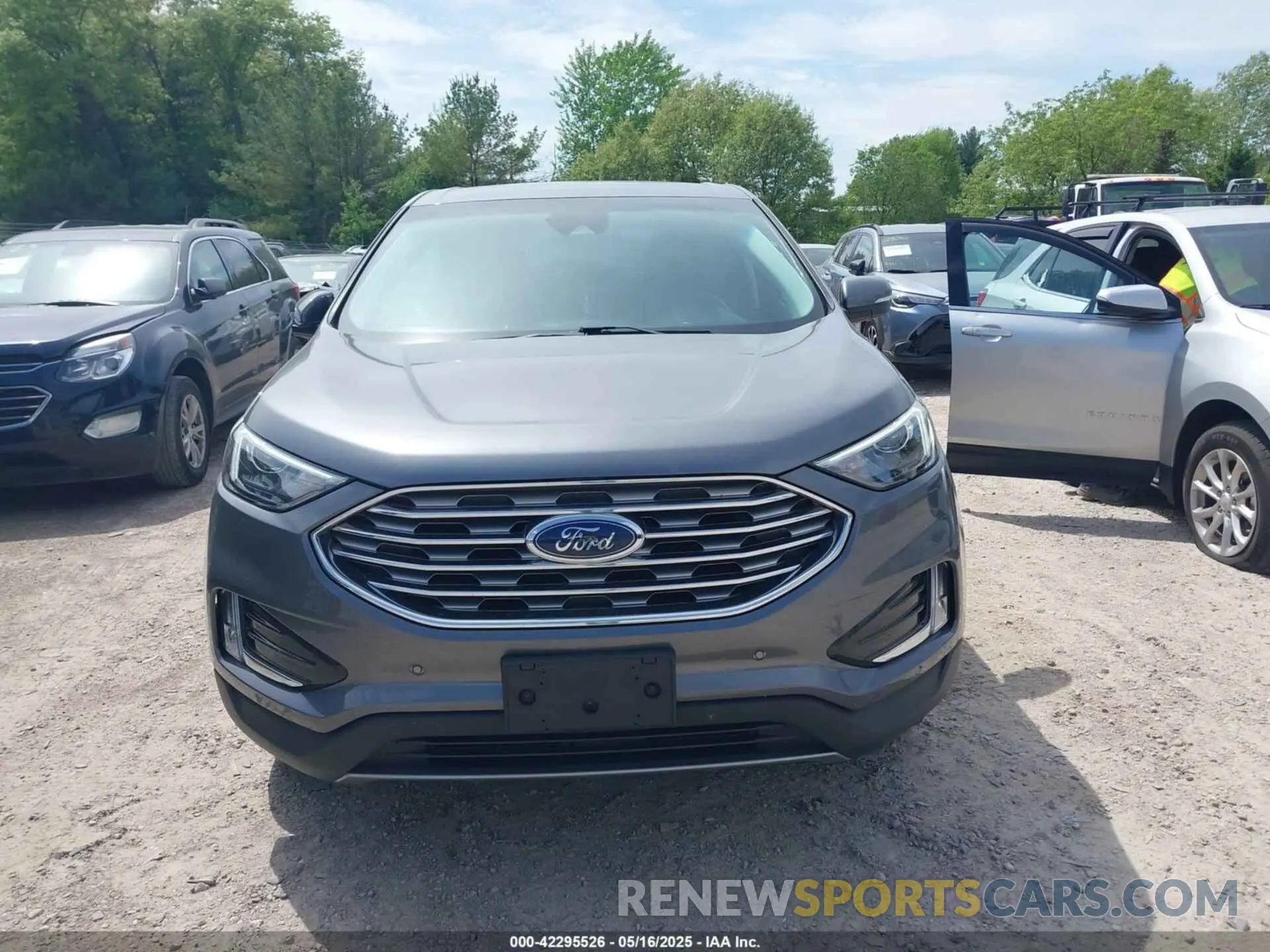 12 Photograph of a damaged car 2FMPK4K94NBB07047 FORD EDGE 2022