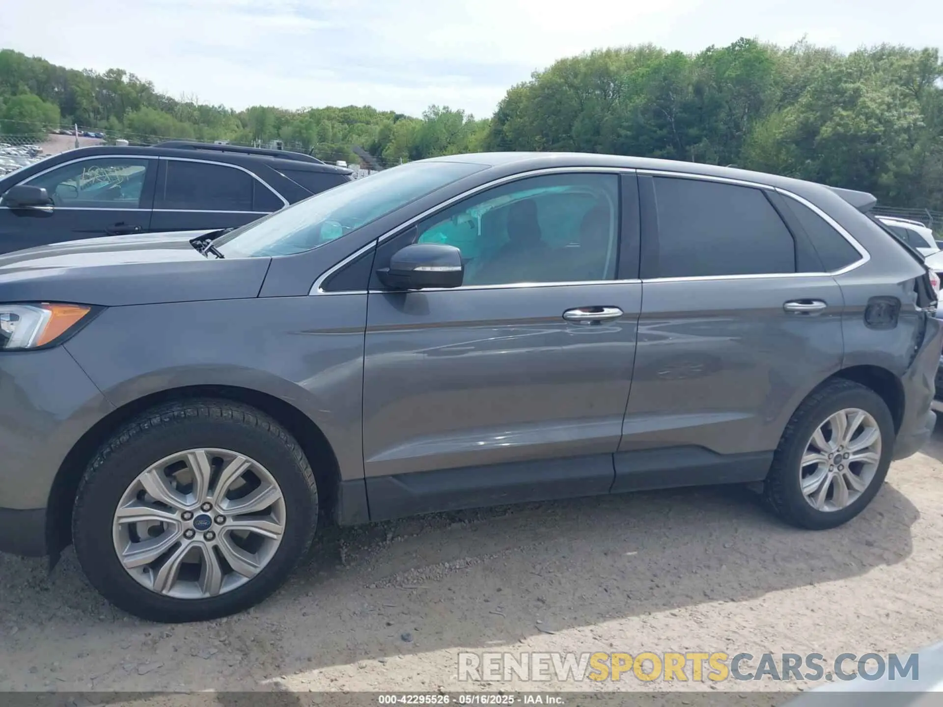 14 Photograph of a damaged car 2FMPK4K94NBB07047 FORD EDGE 2022