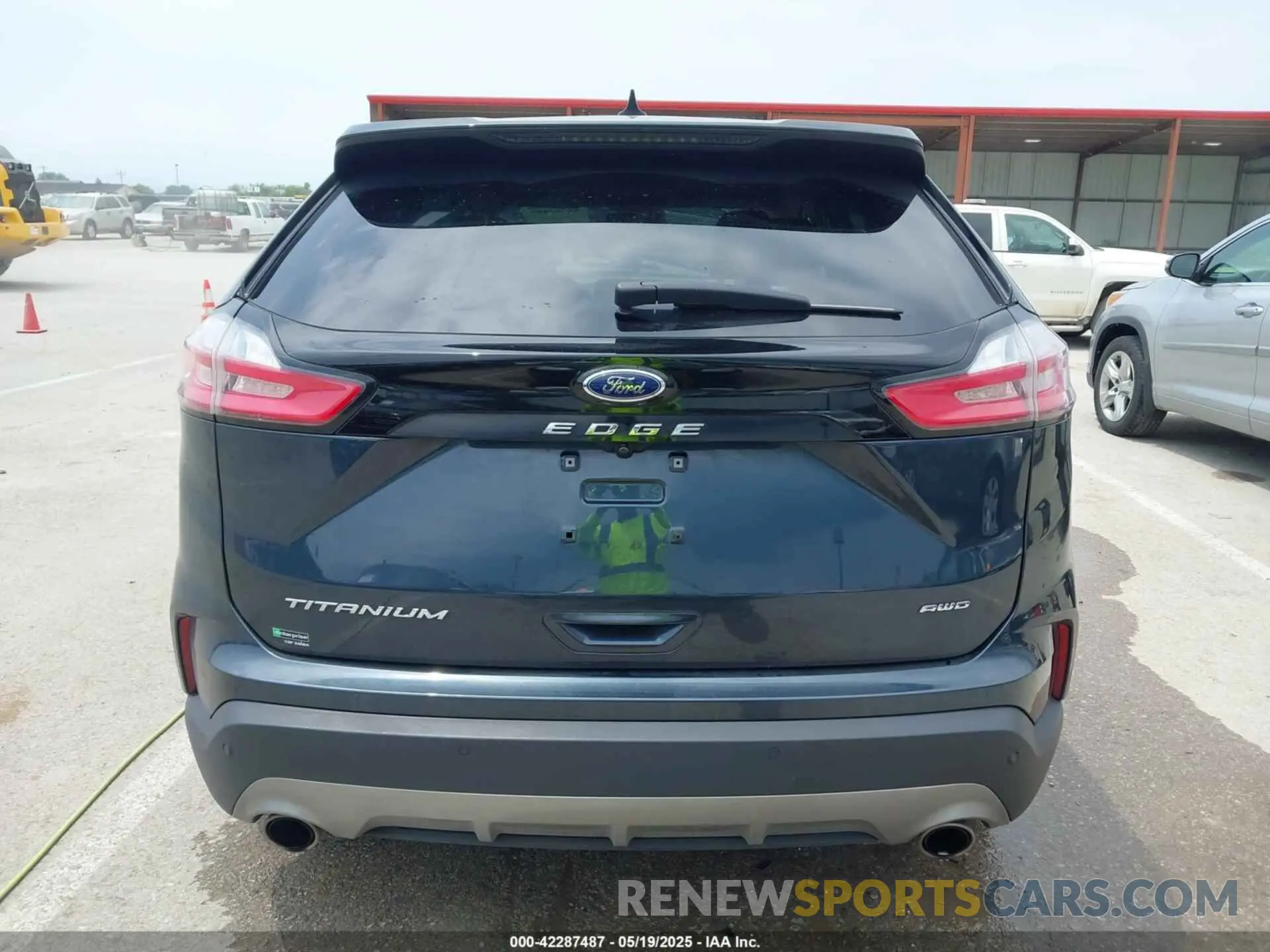 16 Photograph of a damaged car 2FMPK4K95NBB07932 FORD EDGE 2022