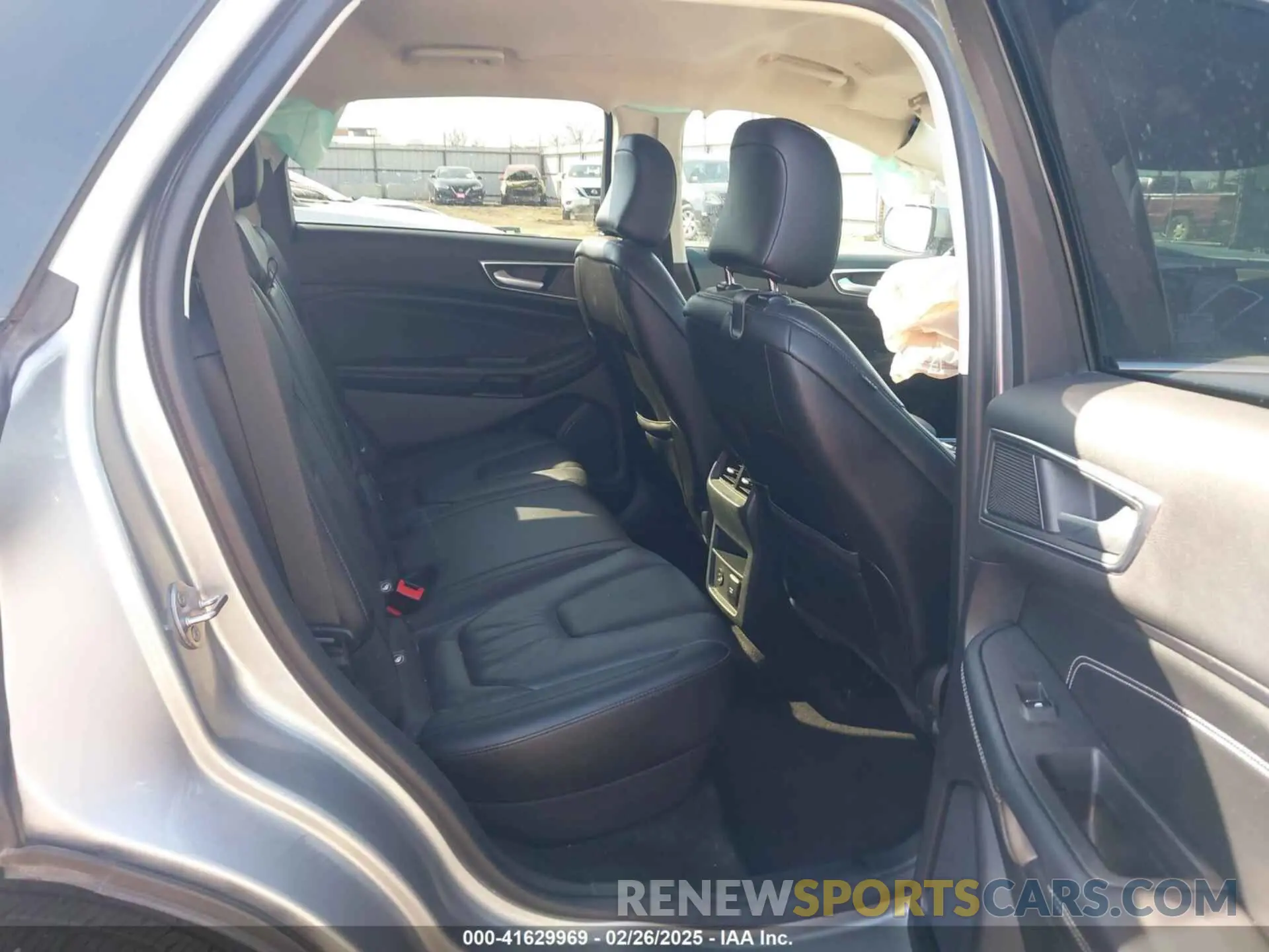 8 Photograph of a damaged car 2FMPK4K97NBA13096 FORD EDGE 2022