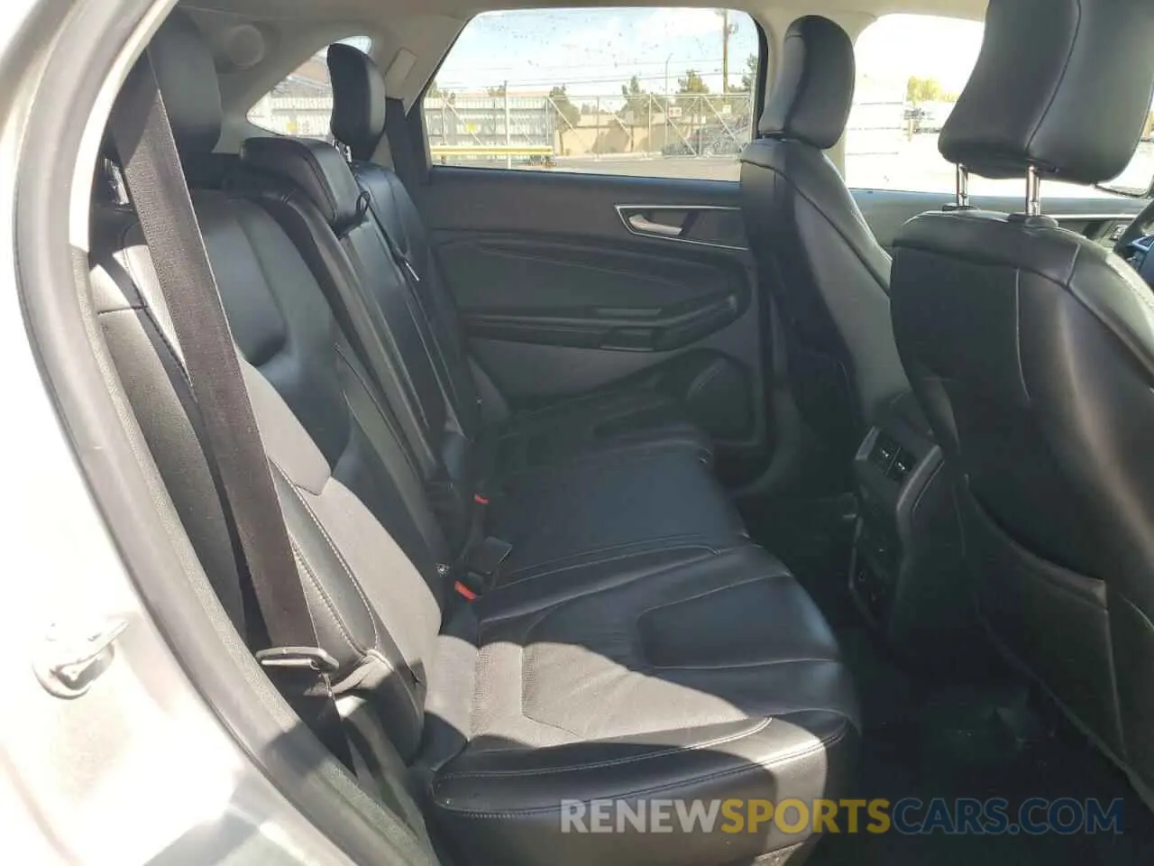 11 Photograph of a damaged car 2FMPK4K97NBA37656 FORD EDGE 2022