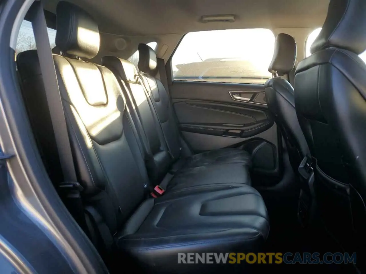 11 Photograph of a damaged car 2FMPK4K98NBA16329 FORD EDGE 2022