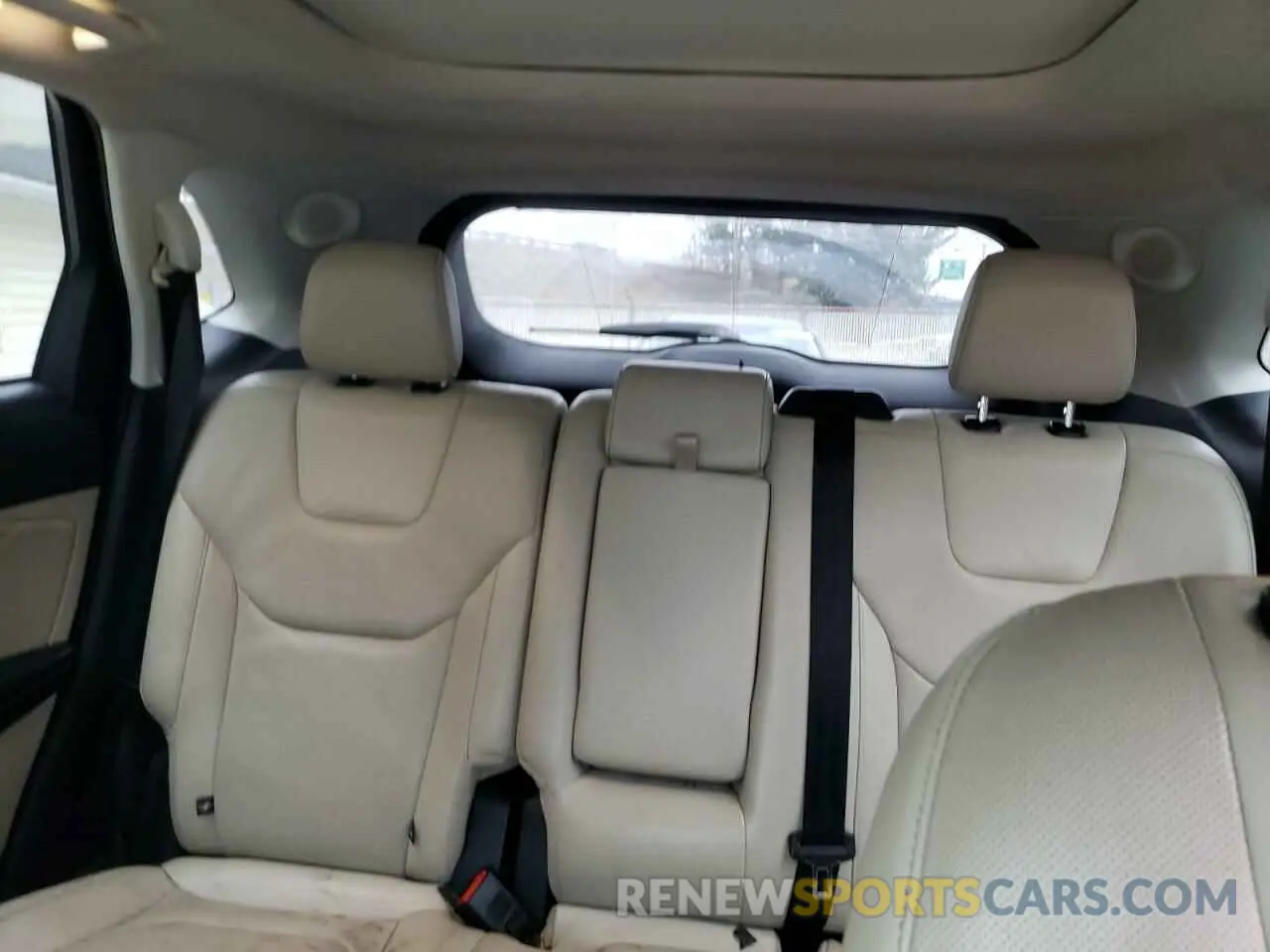 10 Photograph of a damaged car 2FMPK4K98NBA37682 FORD EDGE 2022
