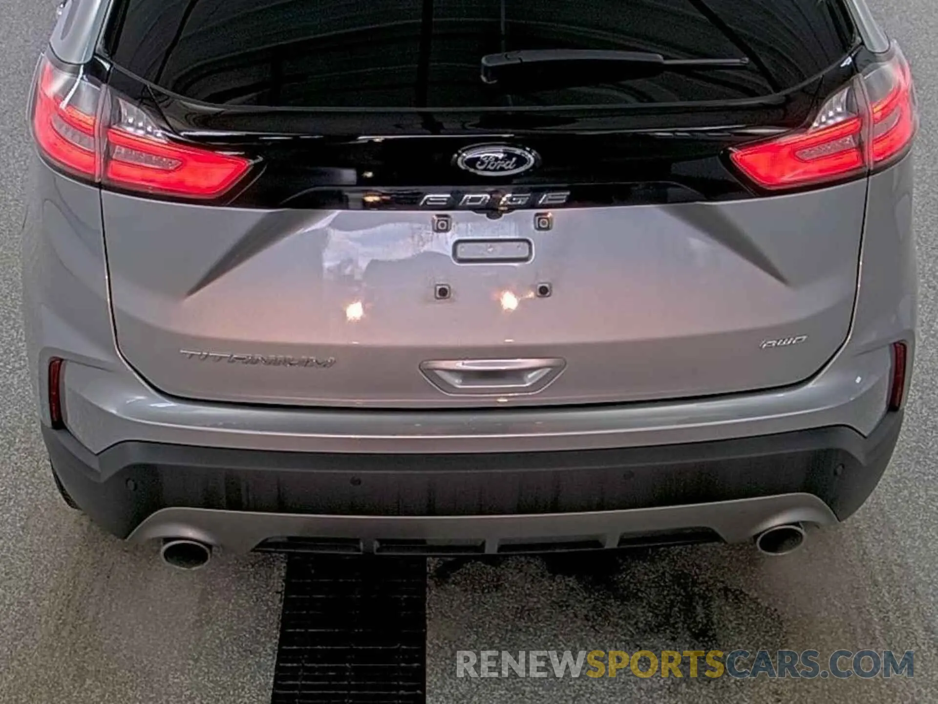18 Photograph of a damaged car 2FMPK4K98NBA81777 FORD EDGE 2022