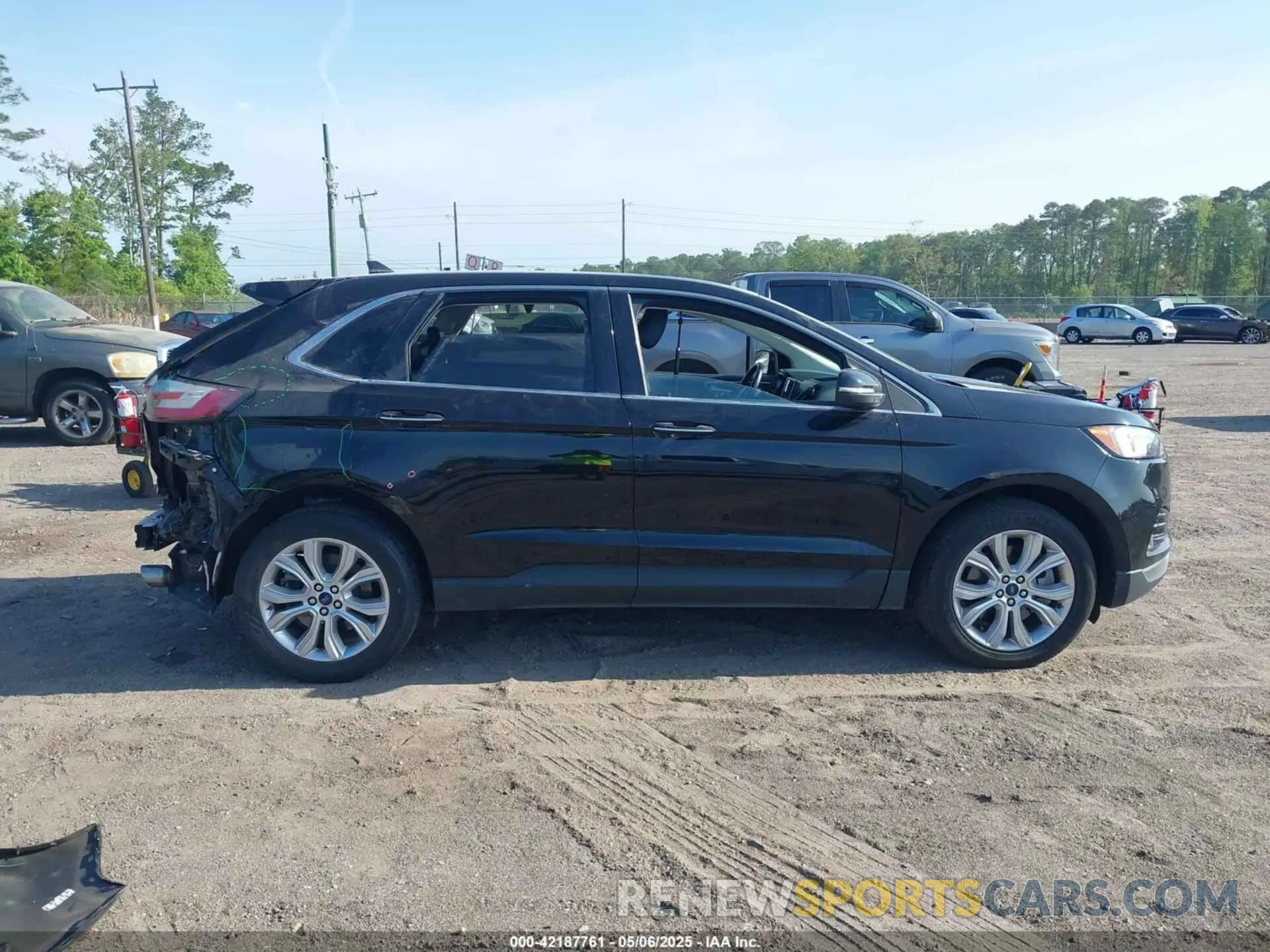 13 Photograph of a damaged car 2FMPK4K99NBA45354 FORD EDGE 2022