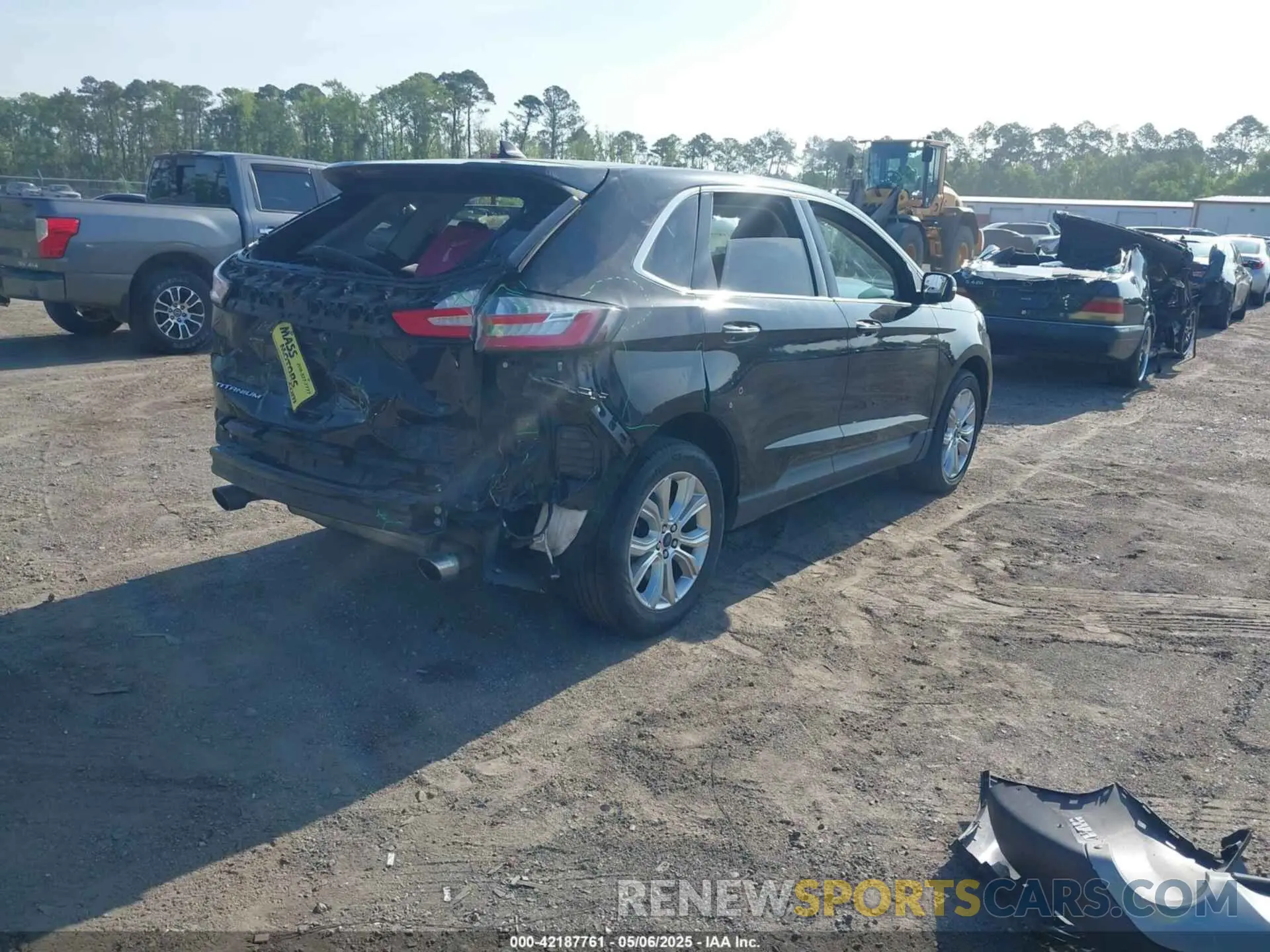 4 Photograph of a damaged car 2FMPK4K99NBA45354 FORD EDGE 2022