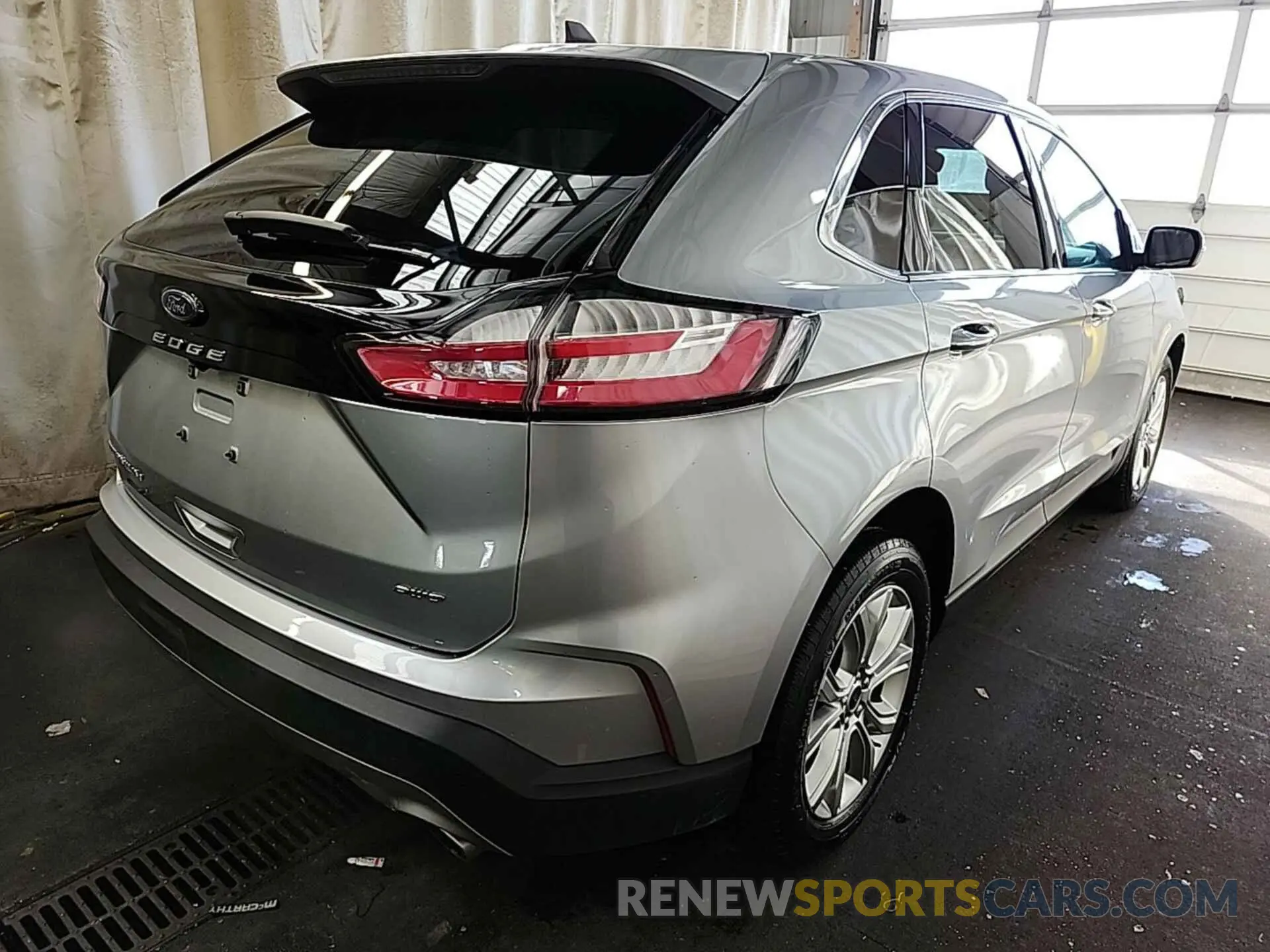 21 Photograph of a damaged car 2FMPK4K9XNBA81893 FORD EDGE 2022