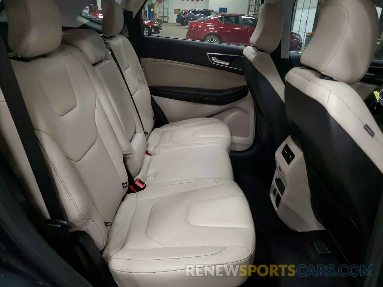 11 Photograph of a damaged car 2FMPK4K9XNBA90724 FORD EDGE 2022