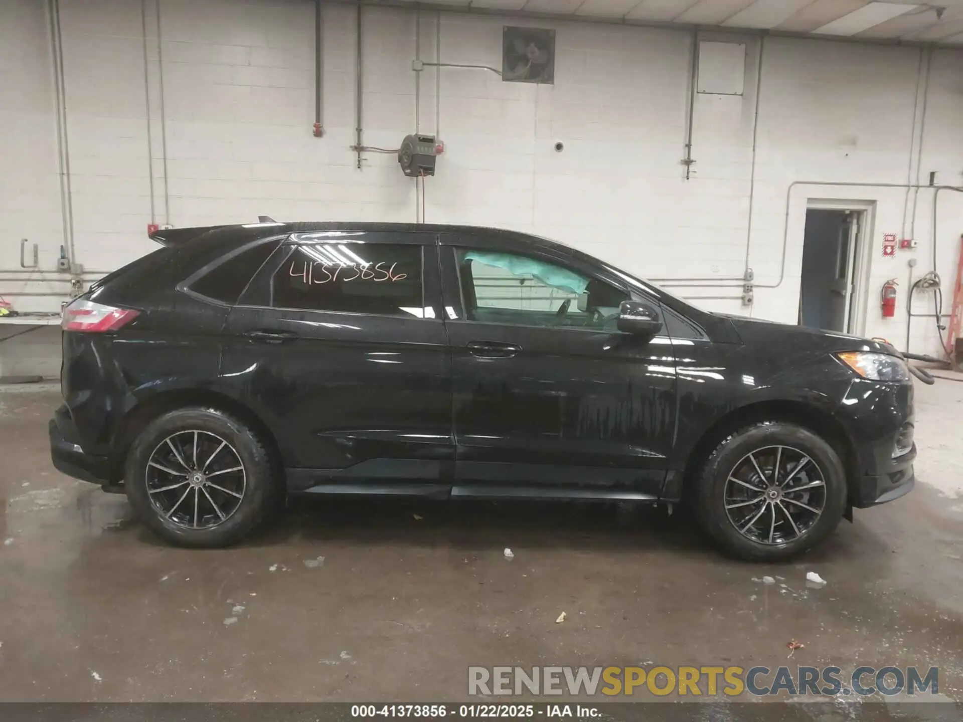 13 Photograph of a damaged car 2FMPK4AP6PBA06398 FORD EDGE 2023