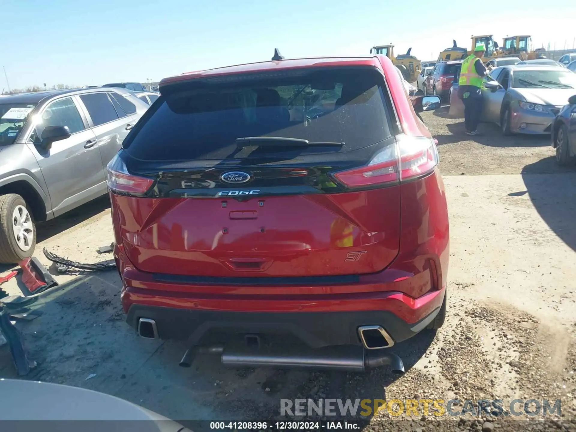 17 Photograph of a damaged car 2FMPK4AP7PBA48157 FORD EDGE 2023