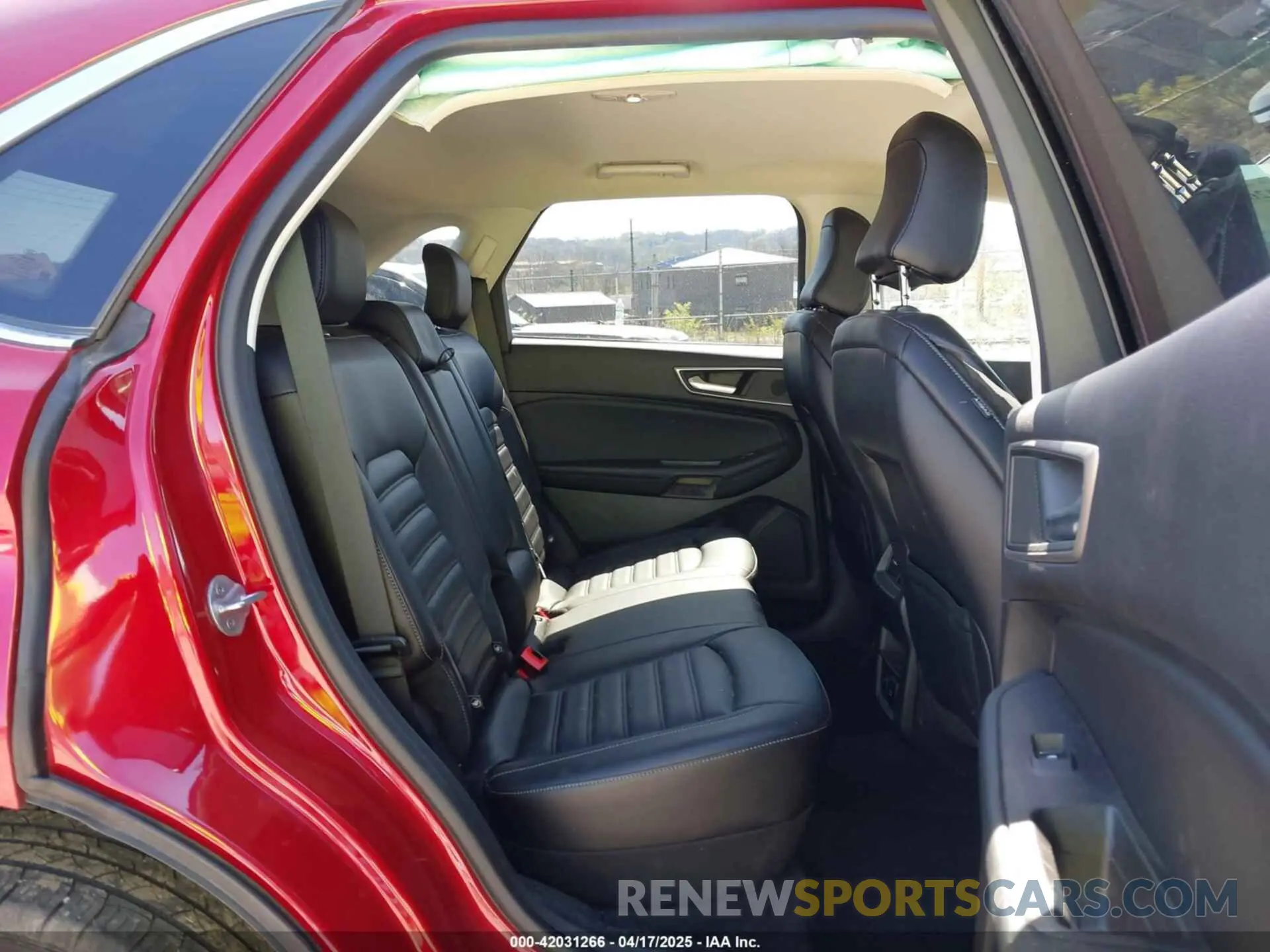 8 Фотография поврежденного автомобиля 2FMPK4J93PBA16016 FORD EDGE 2023