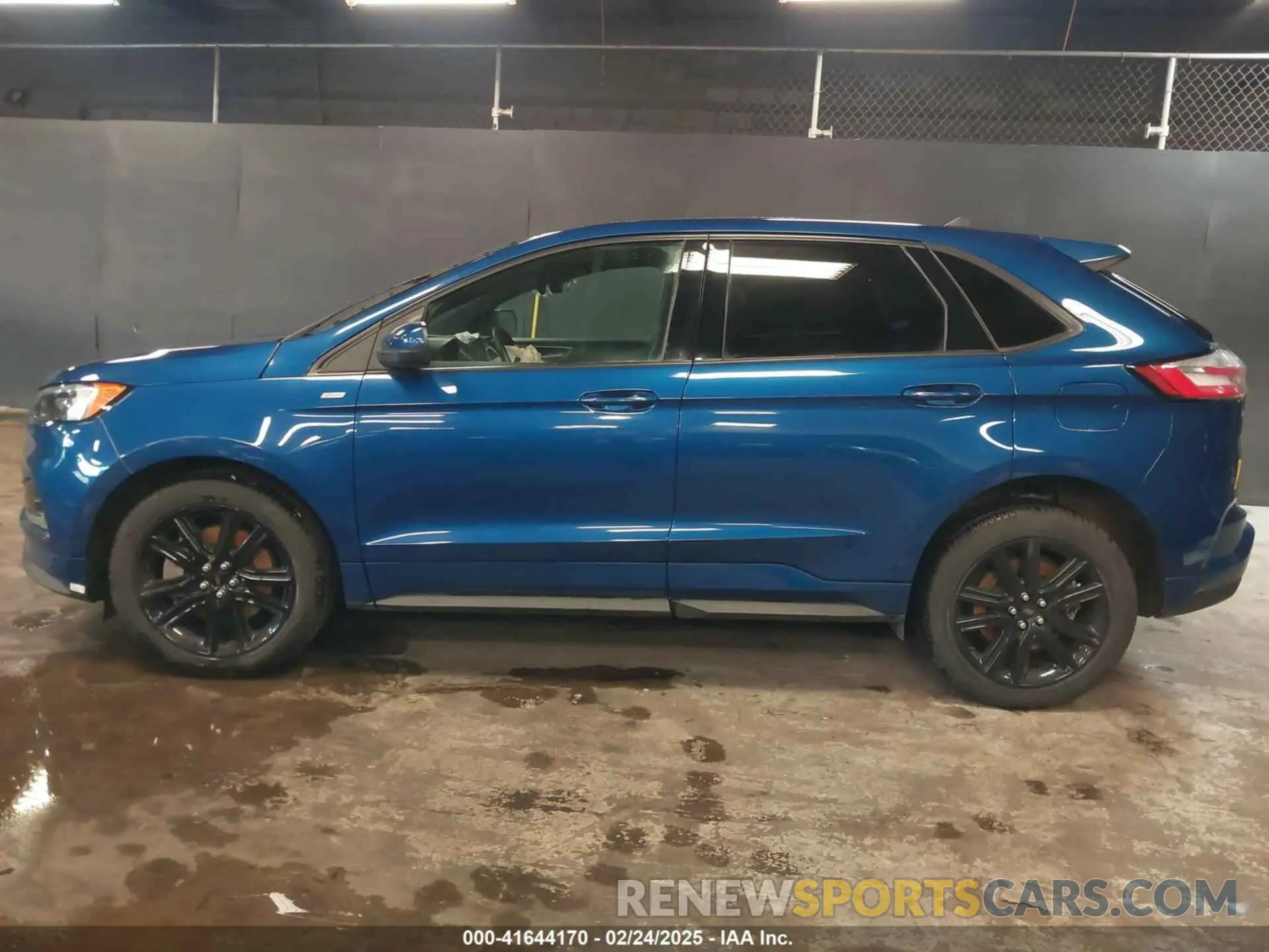 13 Photograph of a damaged car 2FMPK4J96PBA09268 FORD EDGE 2023