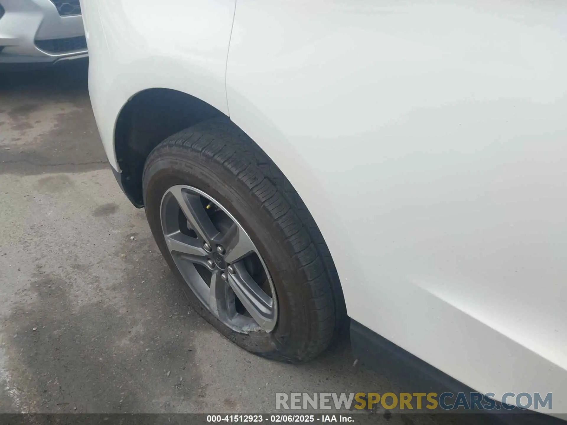 17 Фотография поврежденного автомобиля 2FMPK4J97PBA06136 FORD EDGE 2023