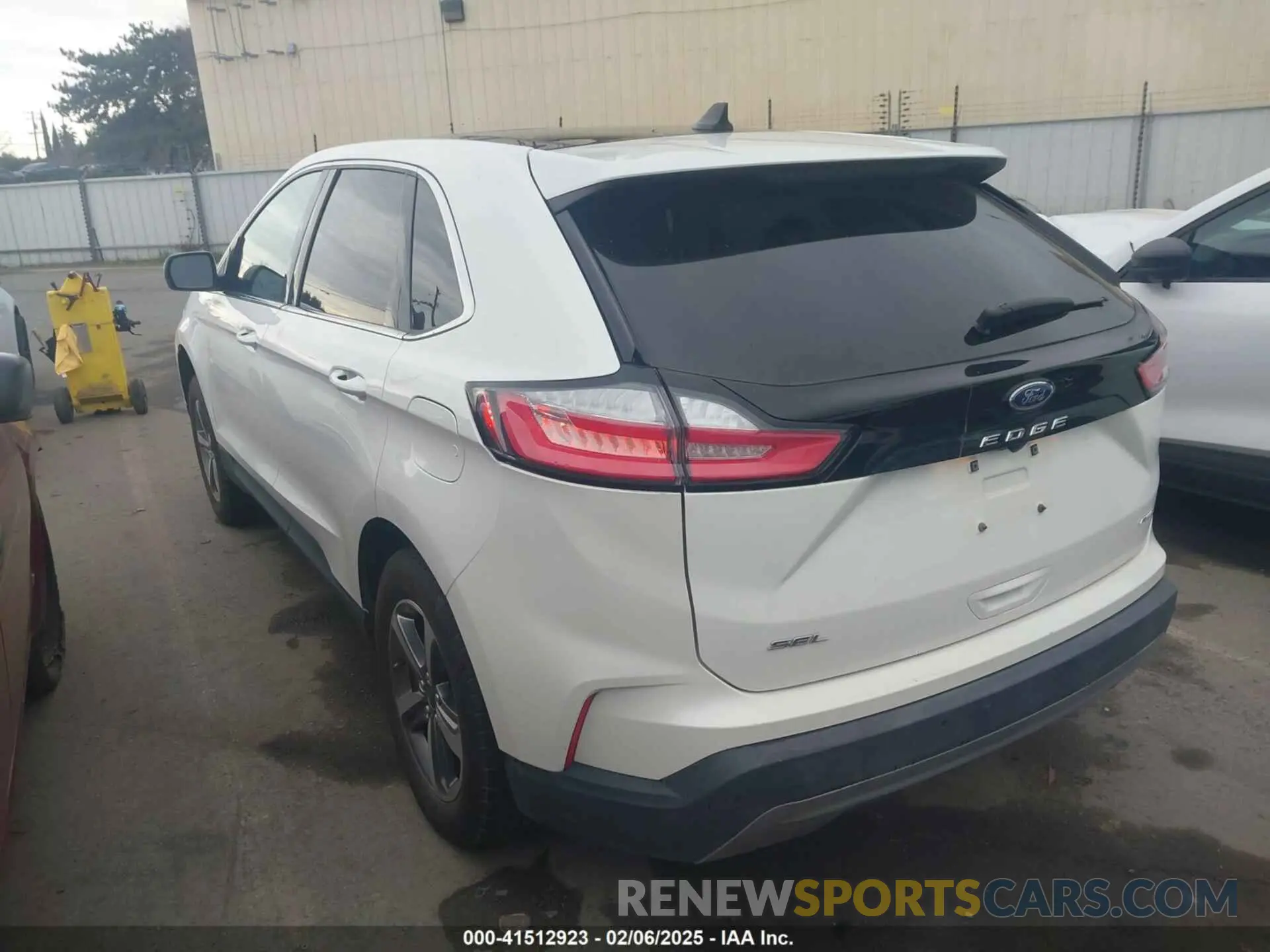 3 Фотография поврежденного автомобиля 2FMPK4J97PBA06136 FORD EDGE 2023