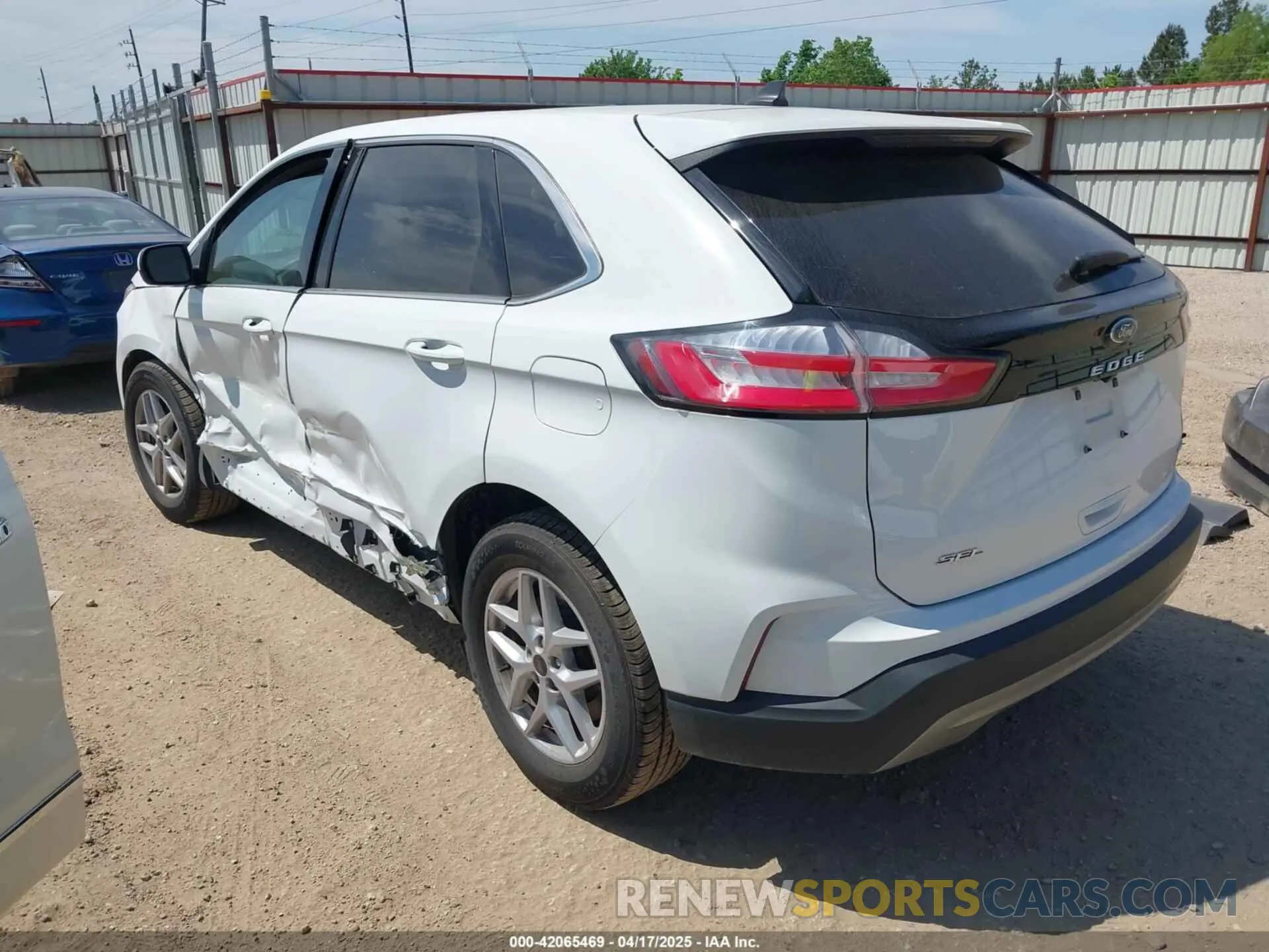 3 Фотография поврежденного автомобиля 2FMPK4J97PBA47706 FORD EDGE 2023