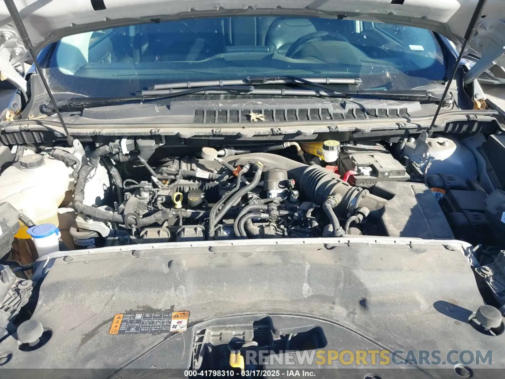 10 Photograph of a damaged car 2FMPK4J9XPBA38501 FORD EDGE 2023