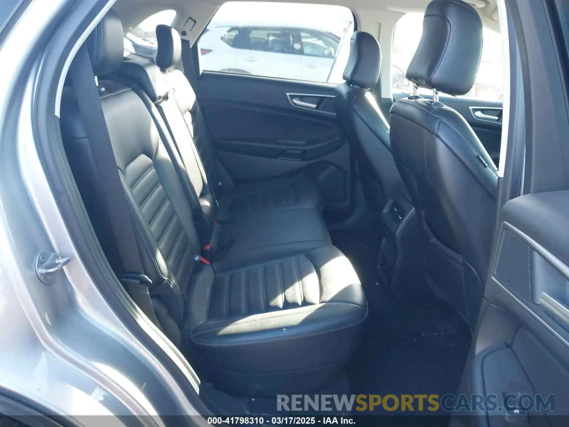 8 Photograph of a damaged car 2FMPK4J9XPBA38501 FORD EDGE 2023