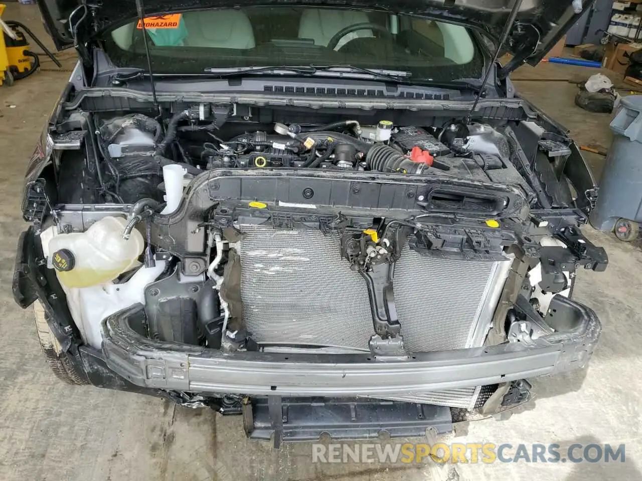 12 Фотография поврежденного автомобиля 2FMPK4K90PBA53913 FORD EDGE 2023