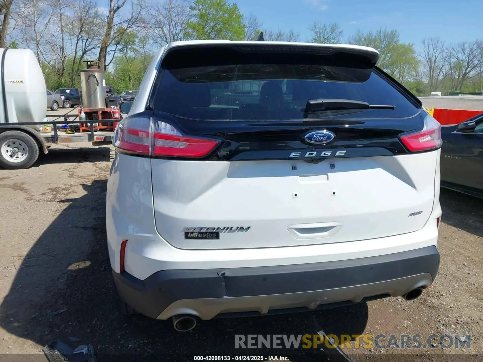 17 Photograph of a damaged car 2FMPK4K92PBA45425 FORD EDGE 2023