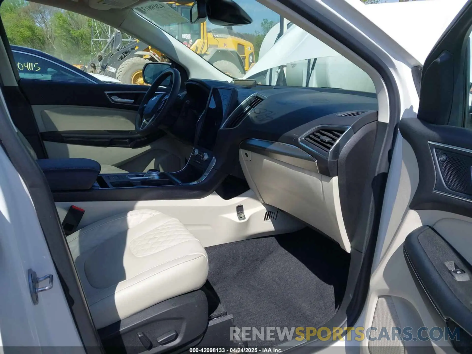5 Photograph of a damaged car 2FMPK4K92PBA45425 FORD EDGE 2023
