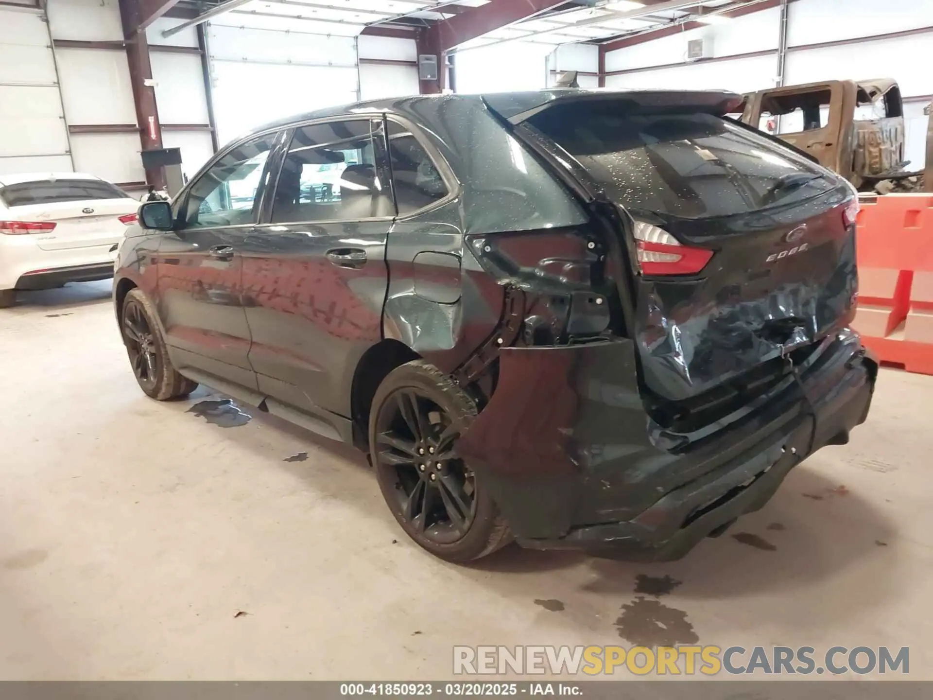 3 Фотография поврежденного автомобиля 2FMPK4AP0RBA00194 FORD EDGE 2024