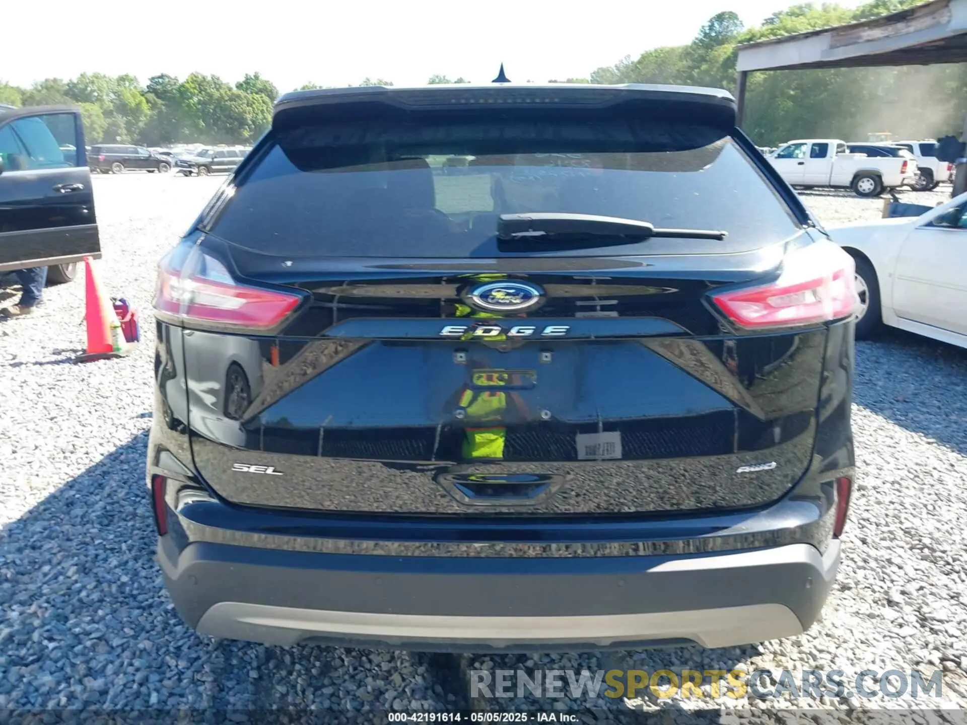 16 Photograph of a damaged car 2FMPK4J90RBA48246 FORD EDGE 2024