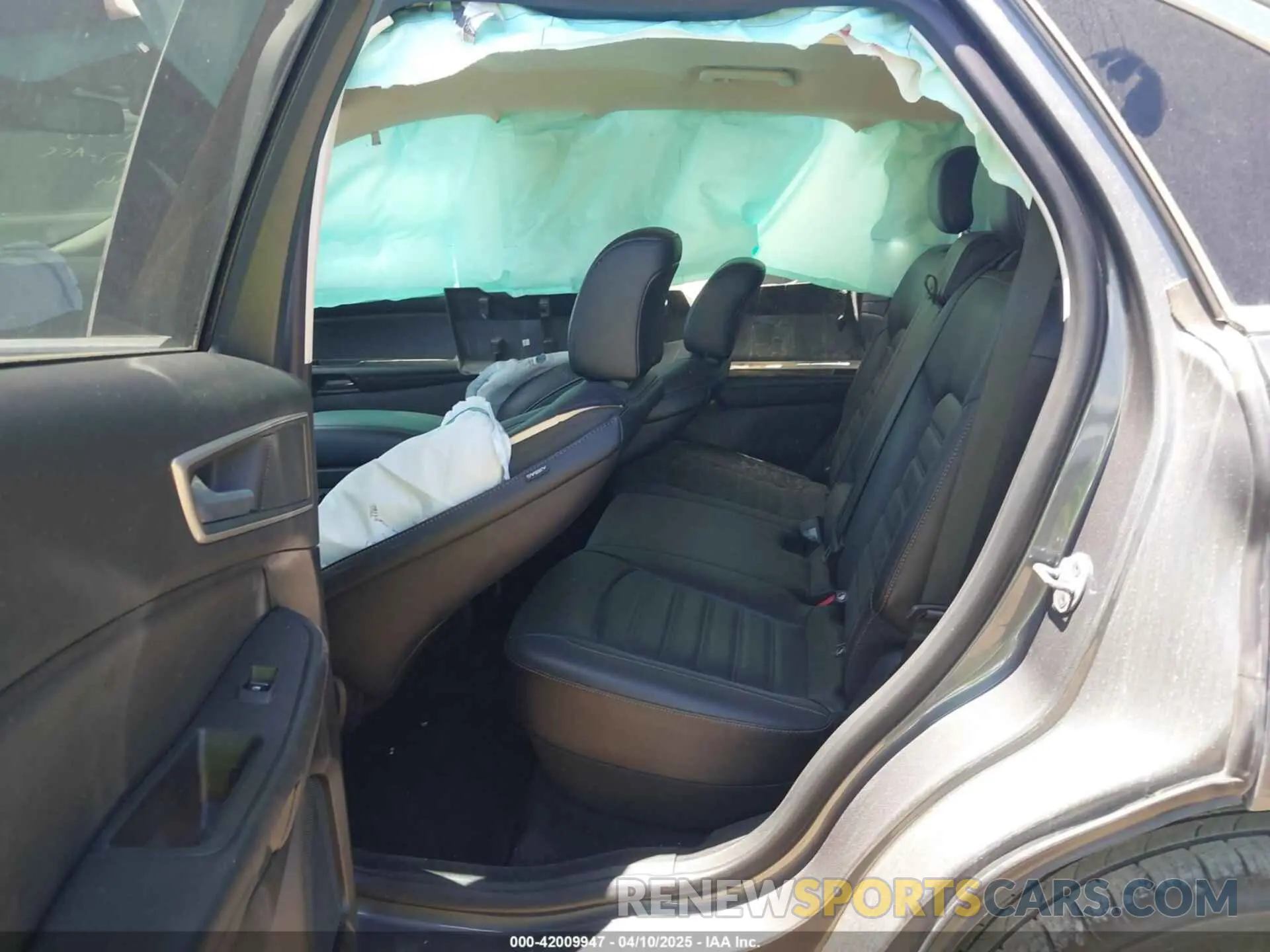 8 Photograph of a damaged car 2FMPK4J90RBA99942 FORD EDGE 2024