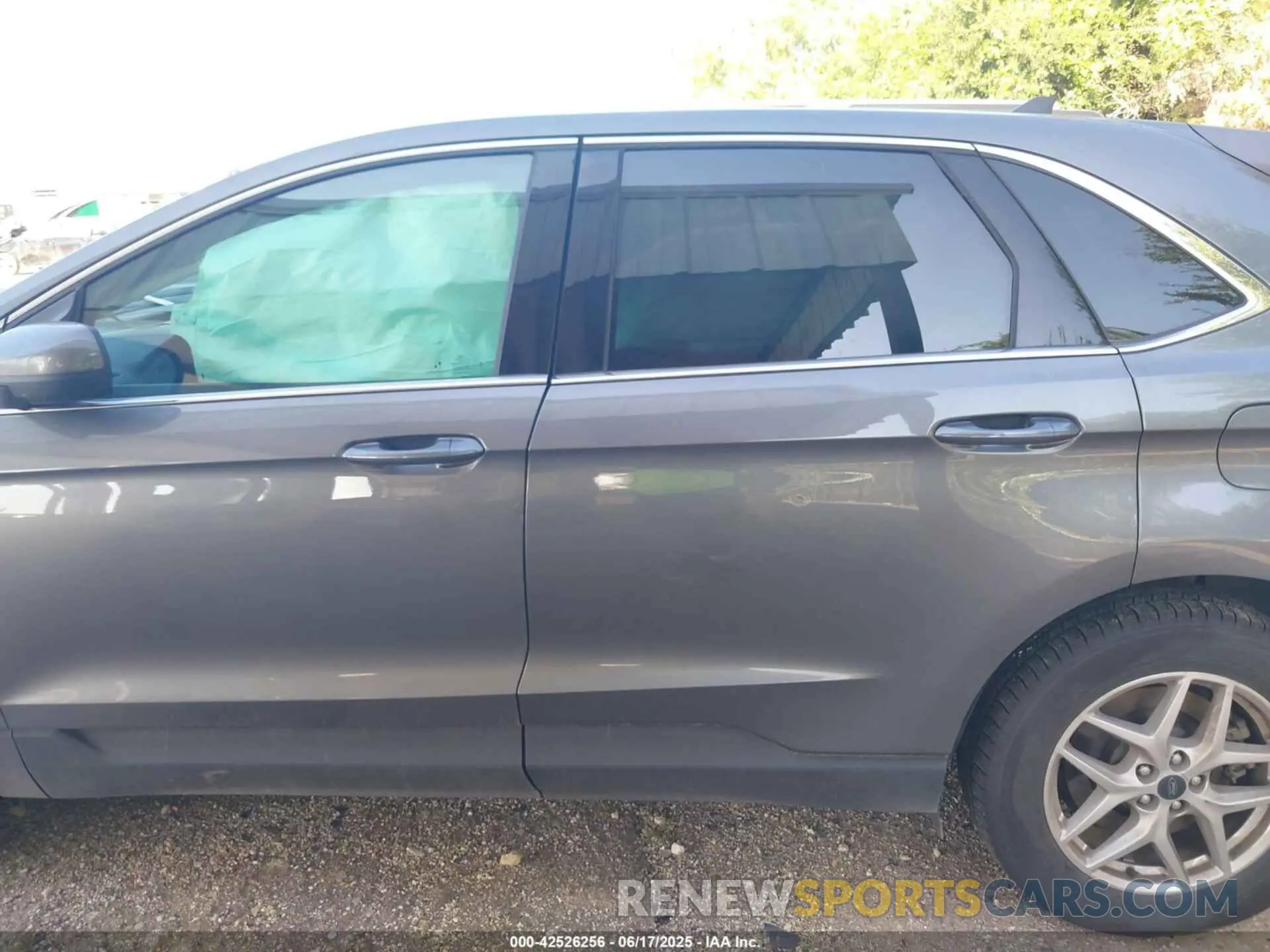 14 Photograph of a damaged car 2FMPK4J91RBA78968 FORD EDGE 2024