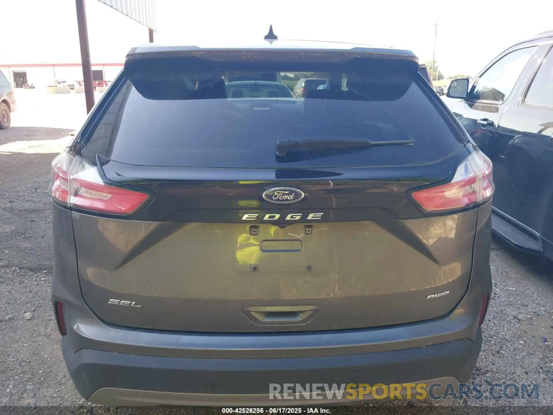 16 Photograph of a damaged car 2FMPK4J91RBA78968 FORD EDGE 2024