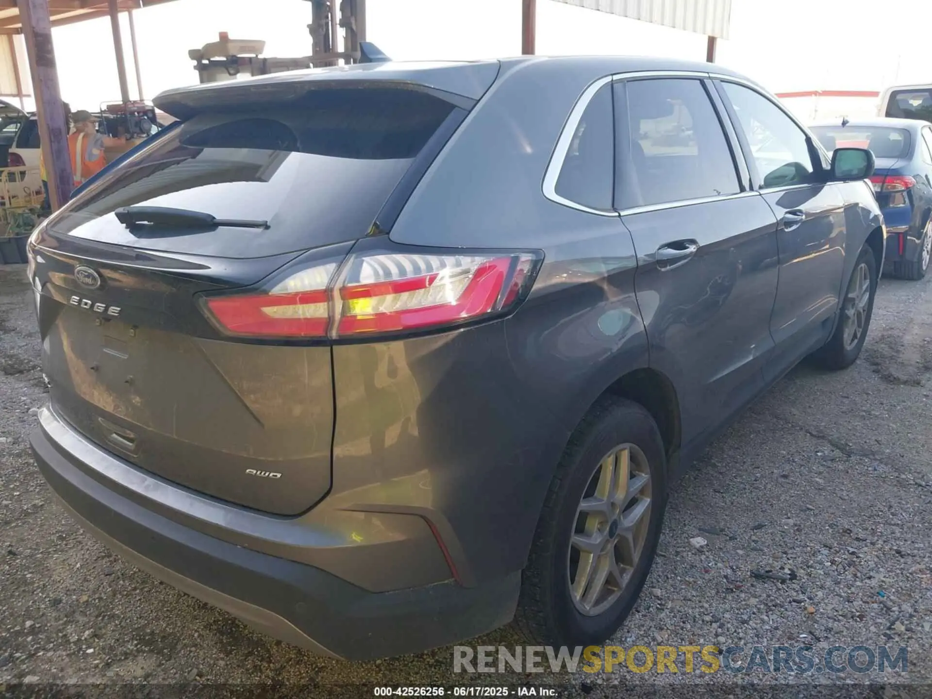 4 Photograph of a damaged car 2FMPK4J91RBA78968 FORD EDGE 2024