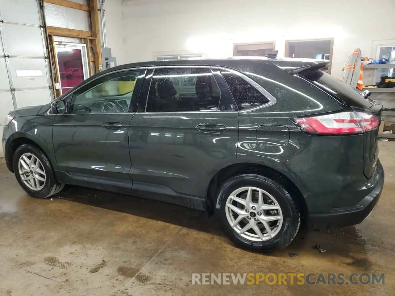 2 Photograph of a damaged car 2FMPK4J92RBA96489 FORD EDGE 2024