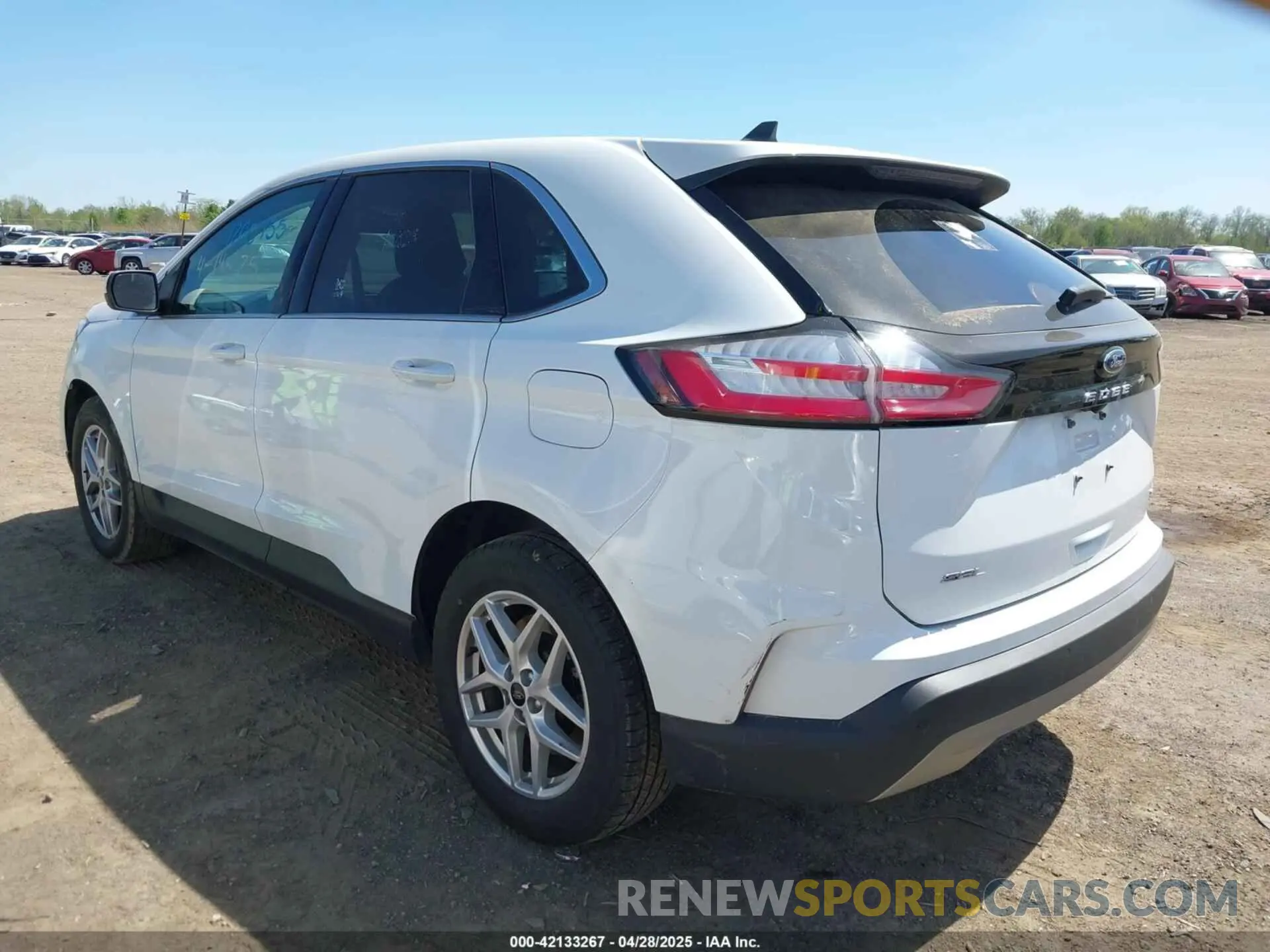 3 Photograph of a damaged car 2FMPK4J93RBA77417 FORD EDGE 2024