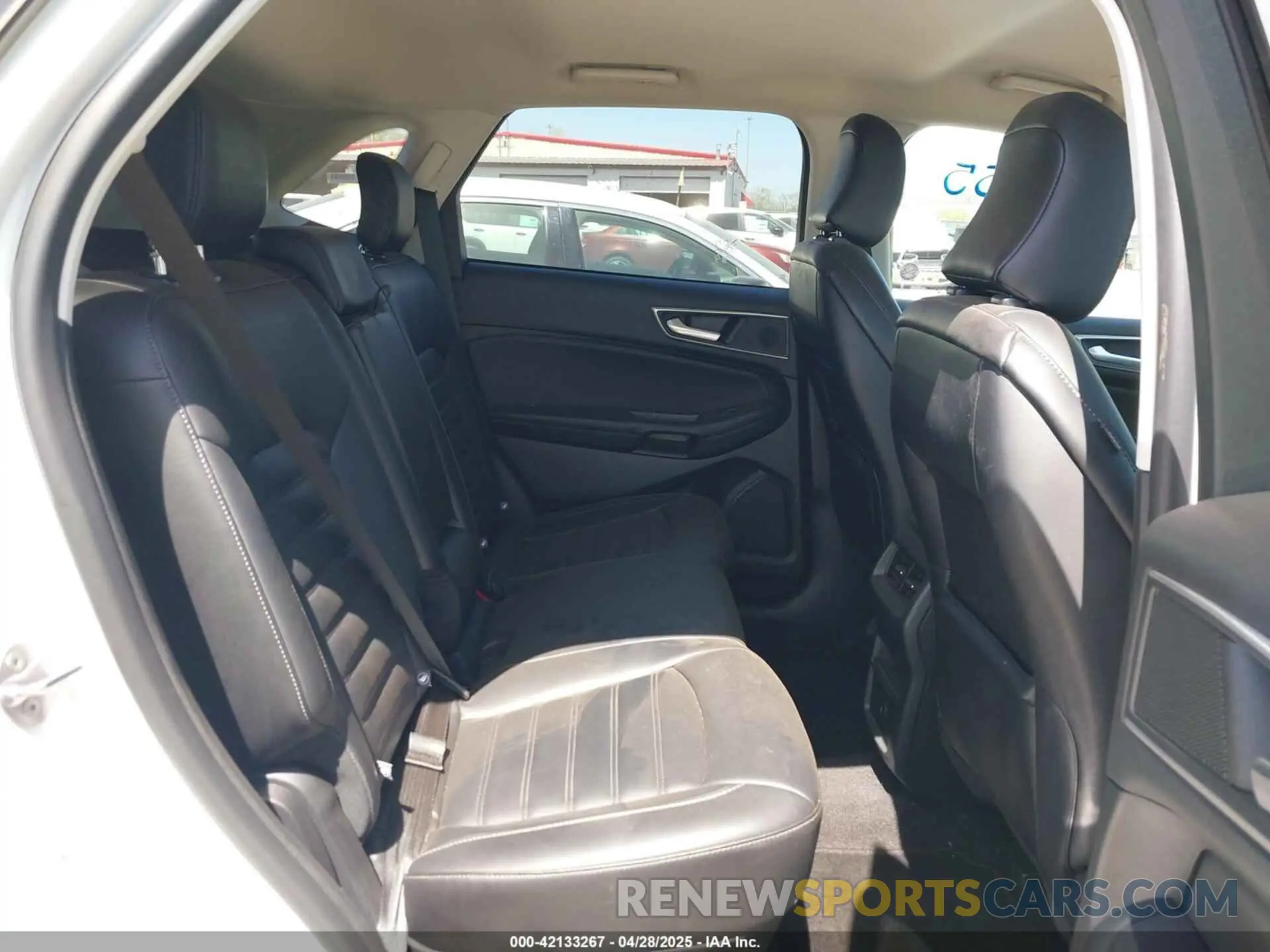8 Photograph of a damaged car 2FMPK4J93RBA77417 FORD EDGE 2024