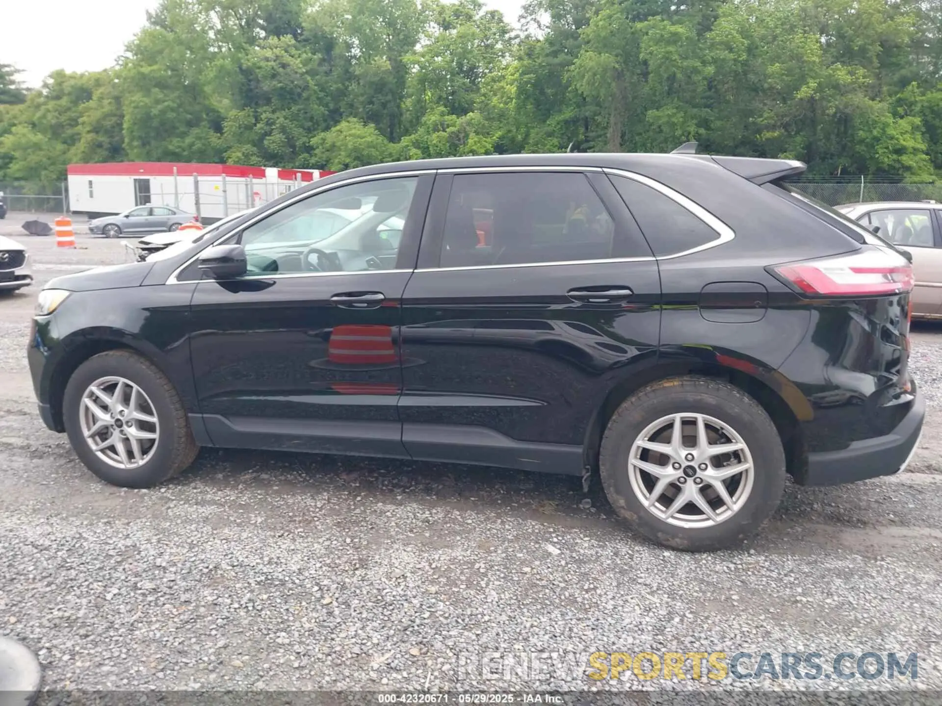 14 Photograph of a damaged car 2FMPK4J94RBA98194 FORD EDGE 2024
