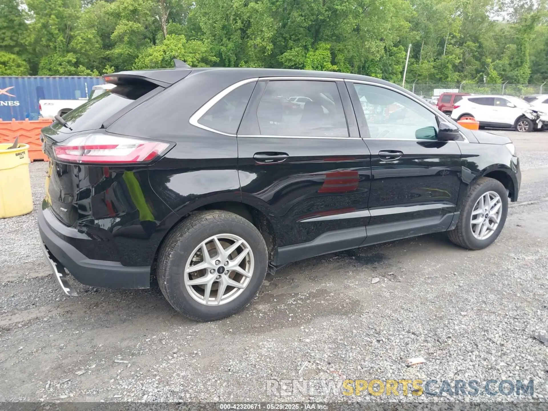 4 Photograph of a damaged car 2FMPK4J94RBA98194 FORD EDGE 2024