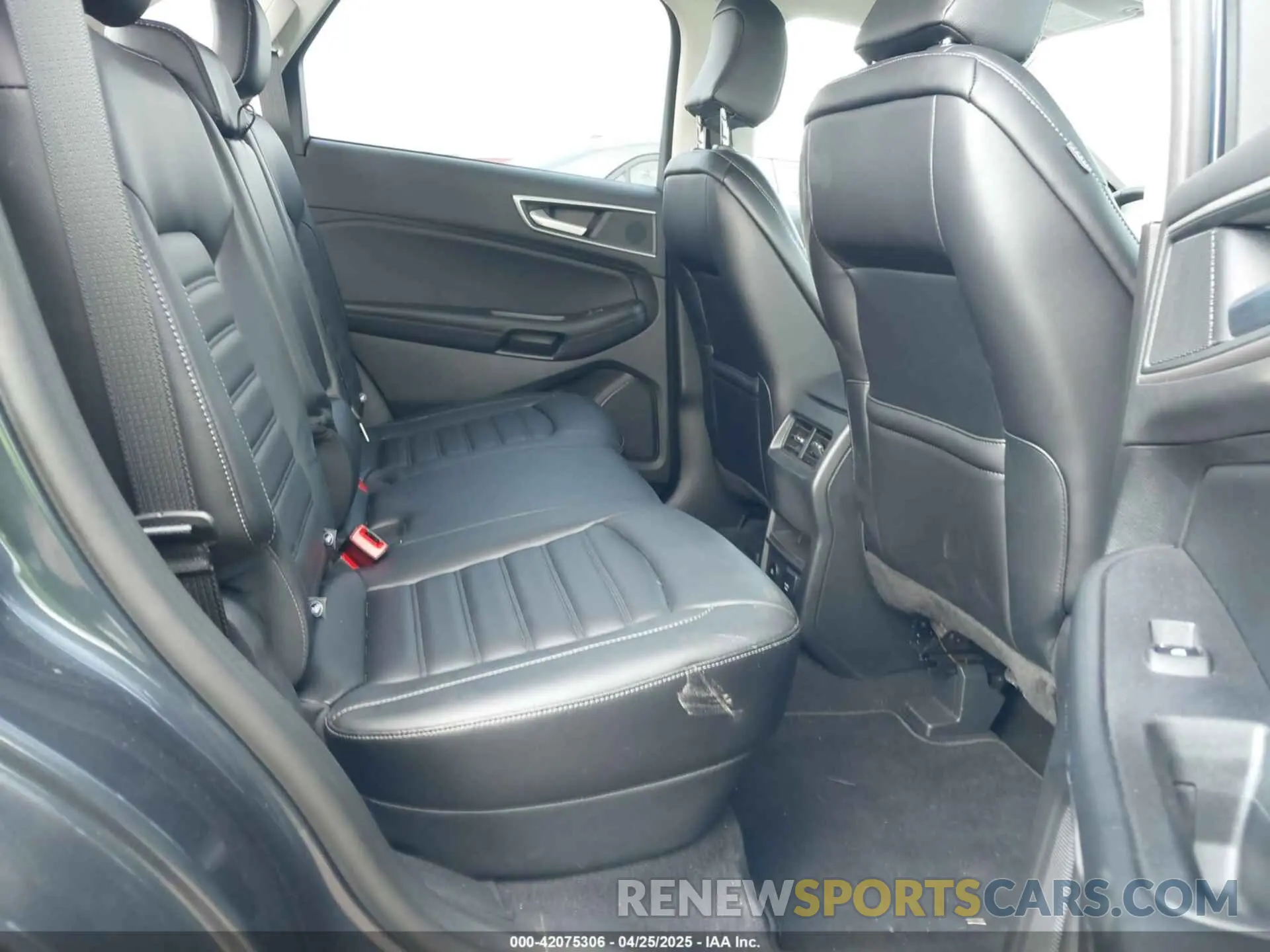 8 Фотография поврежденного автомобиля 2FMPK4J94RBB10960 FORD EDGE 2024