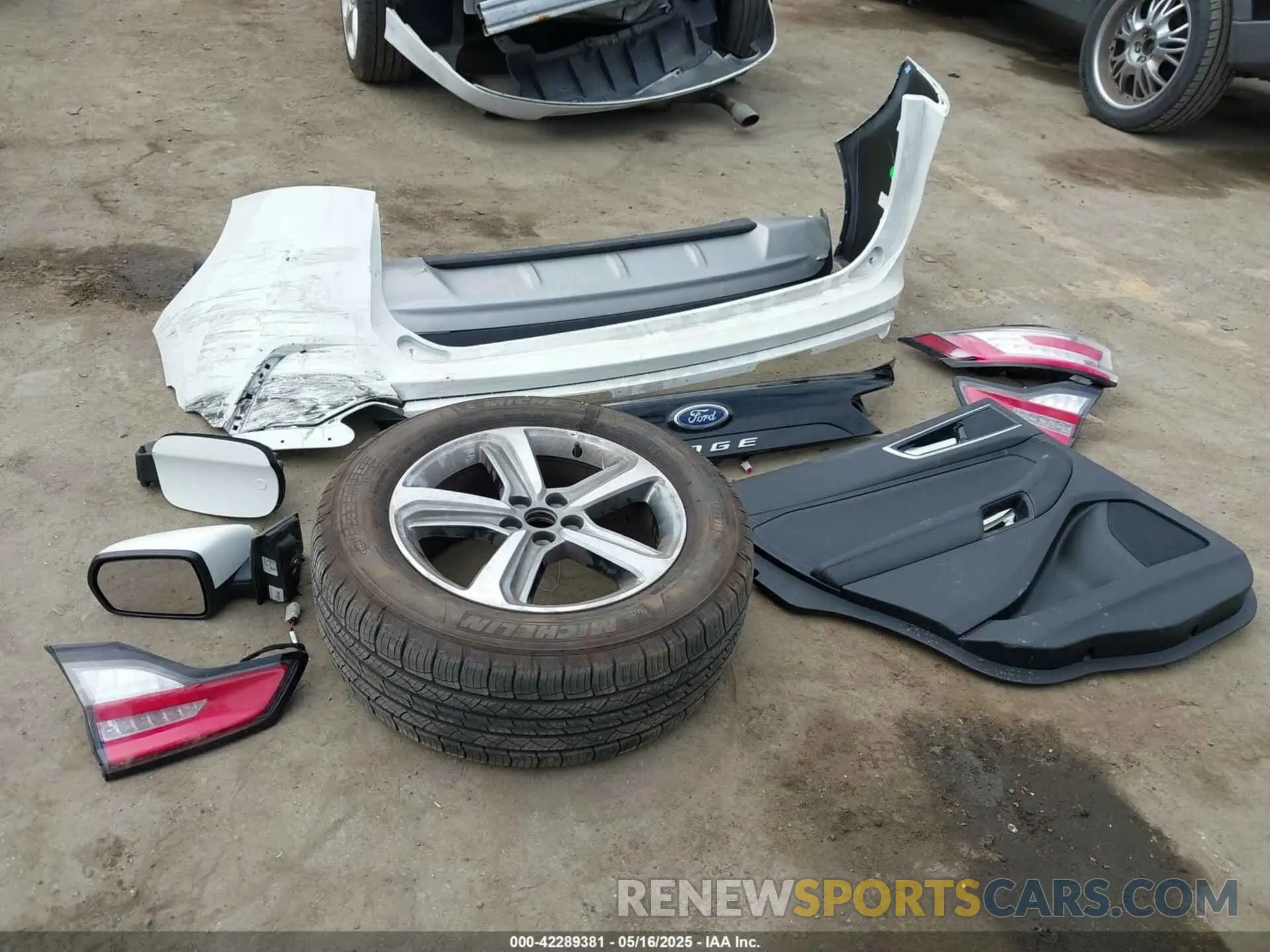 12 Photograph of a damaged car 2FMPK4J96RBA40118 FORD EDGE 2024