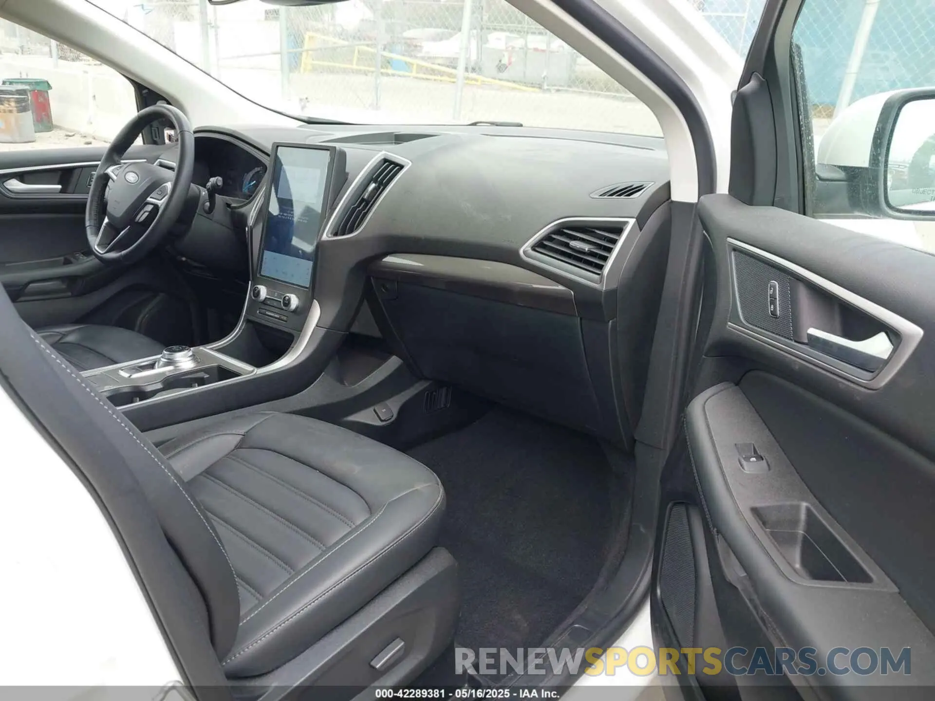 5 Photograph of a damaged car 2FMPK4J96RBA40118 FORD EDGE 2024