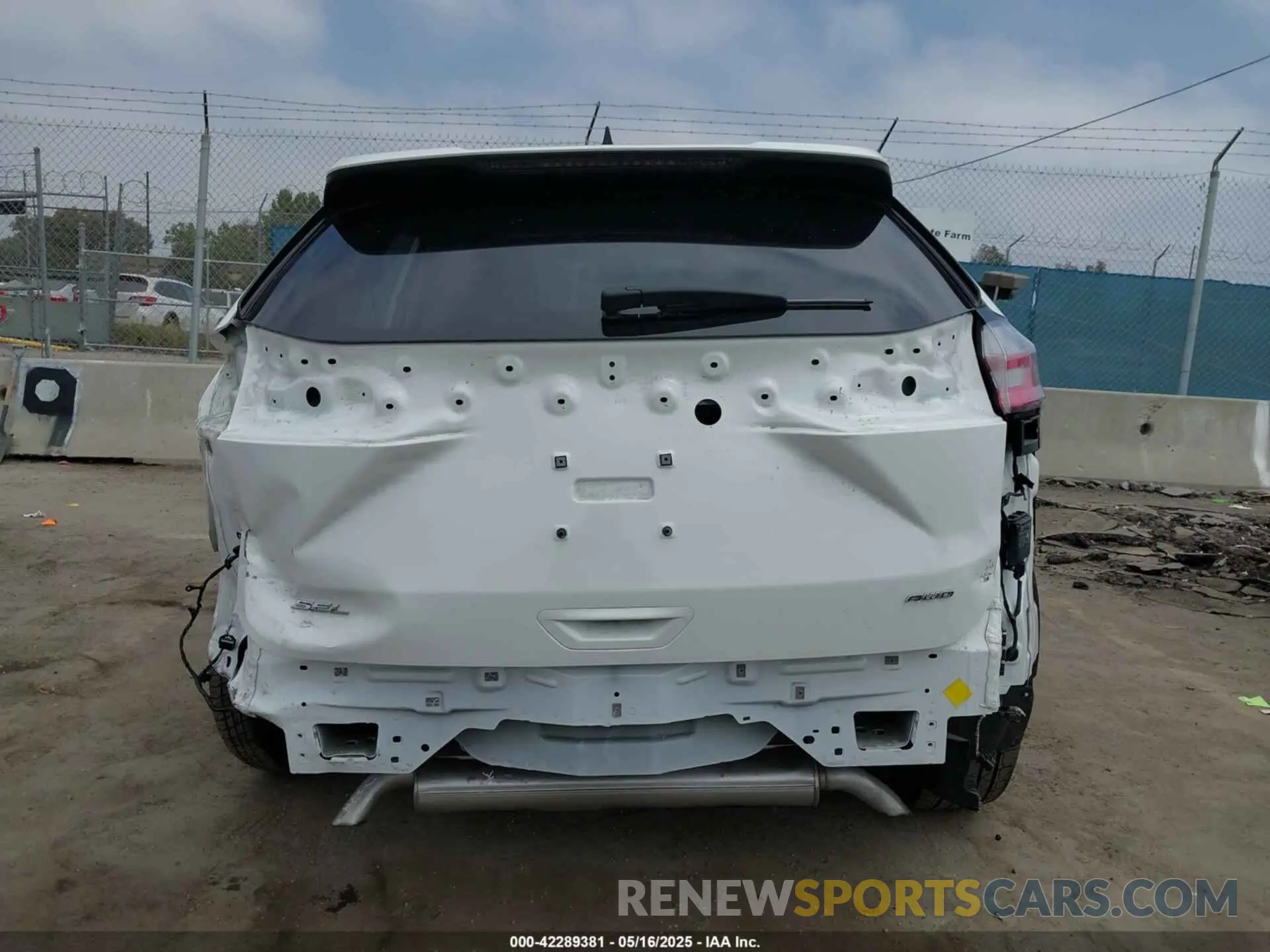 6 Photograph of a damaged car 2FMPK4J96RBA40118 FORD EDGE 2024