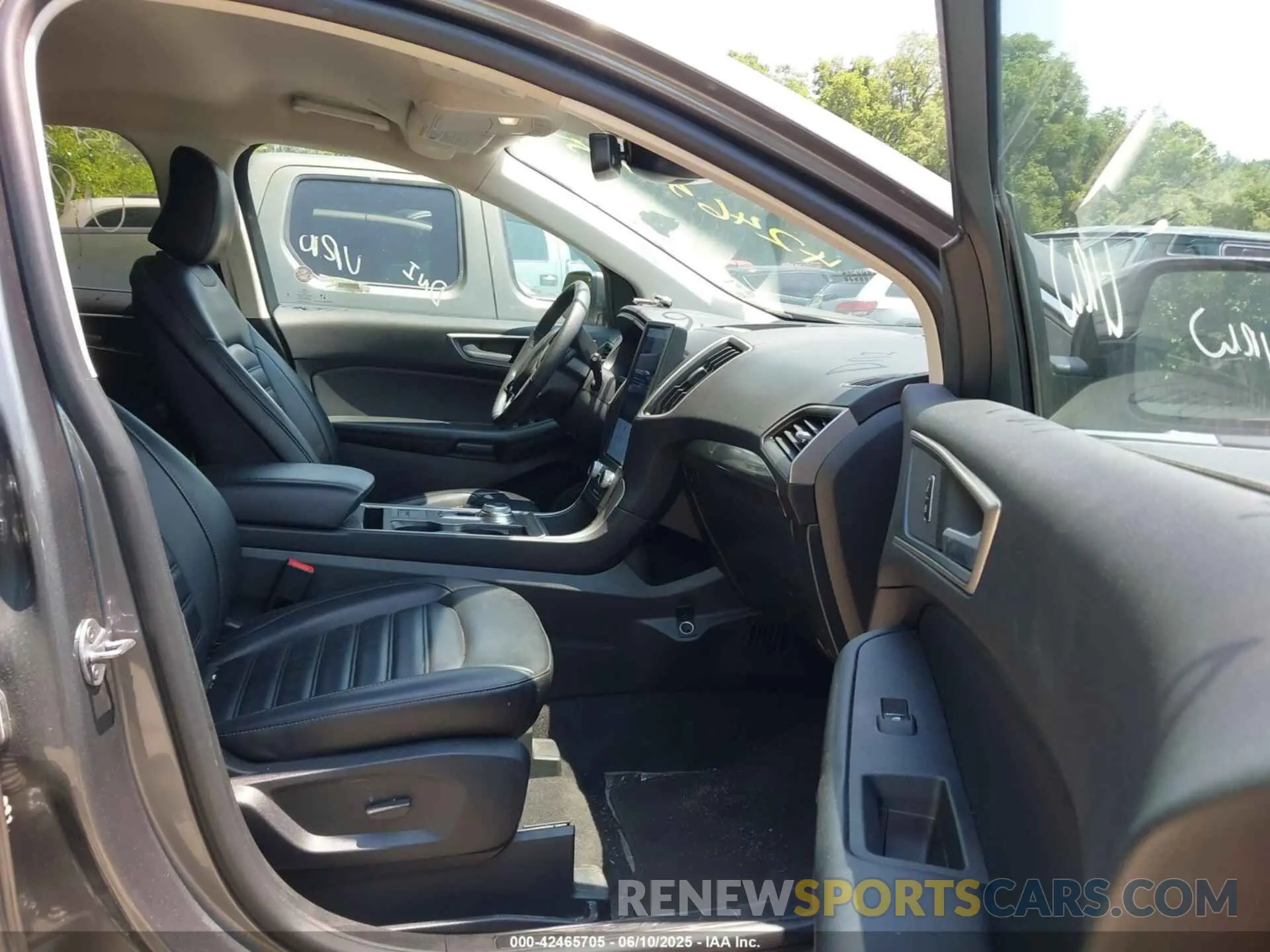 5 Photograph of a damaged car 2FMPK4J98RBA88719 FORD EDGE 2024