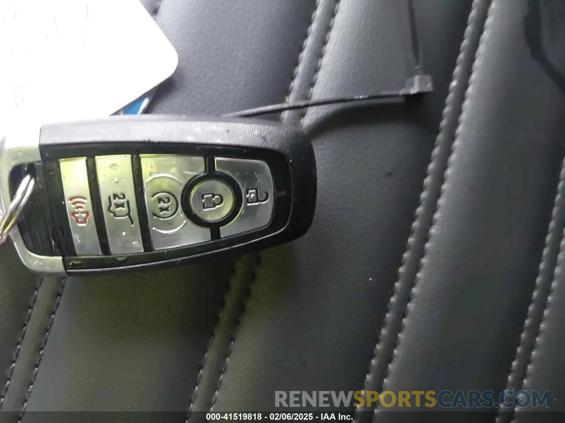 11 Photograph of a damaged car 2FMPK4J98RBB28362 FORD EDGE 2024